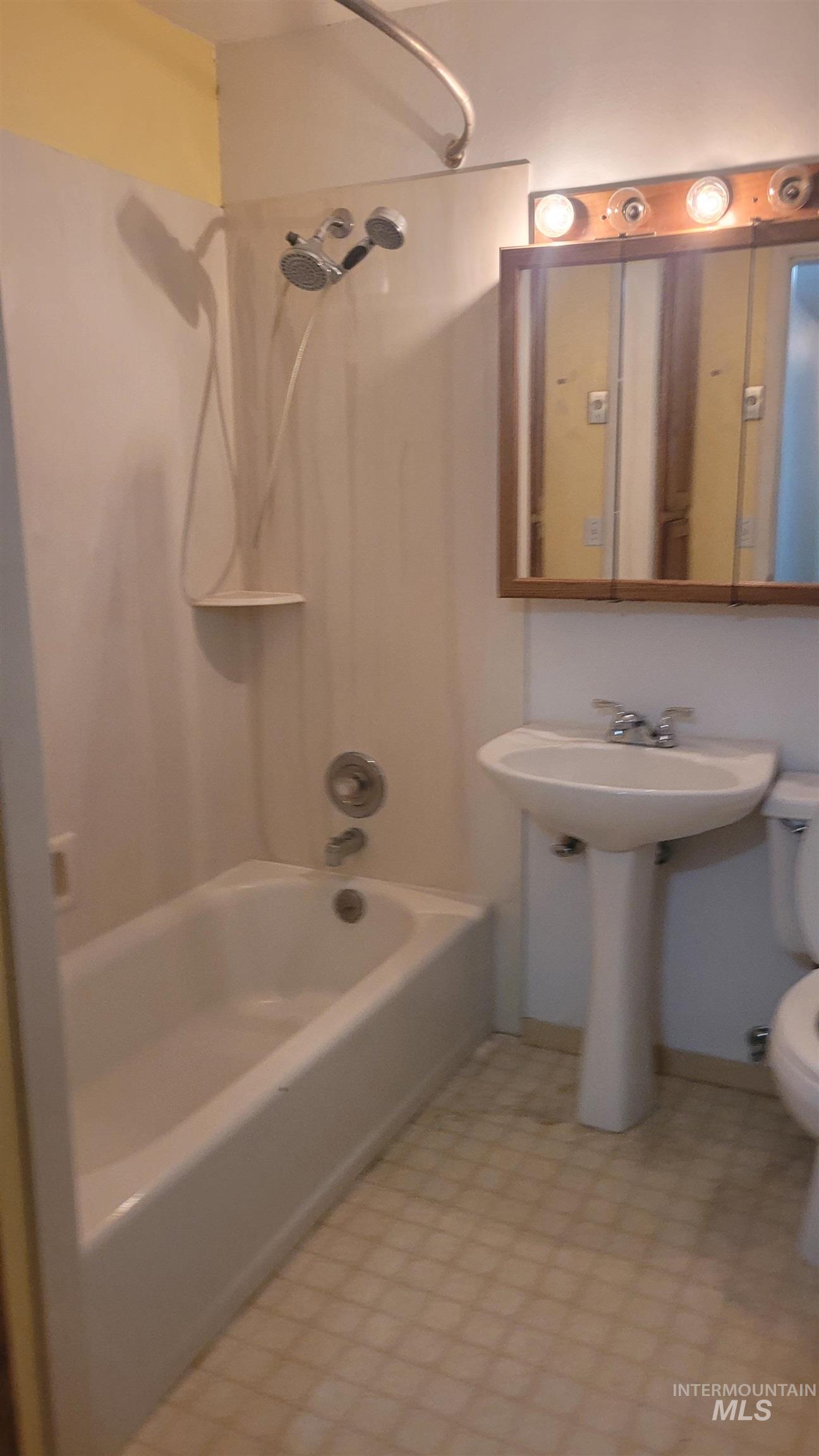 1501 Miller, Burley, Idaho 83318, 2 Bedrooms, 1 Bathroom, Residential For Sale, Price $124,900, 98947325