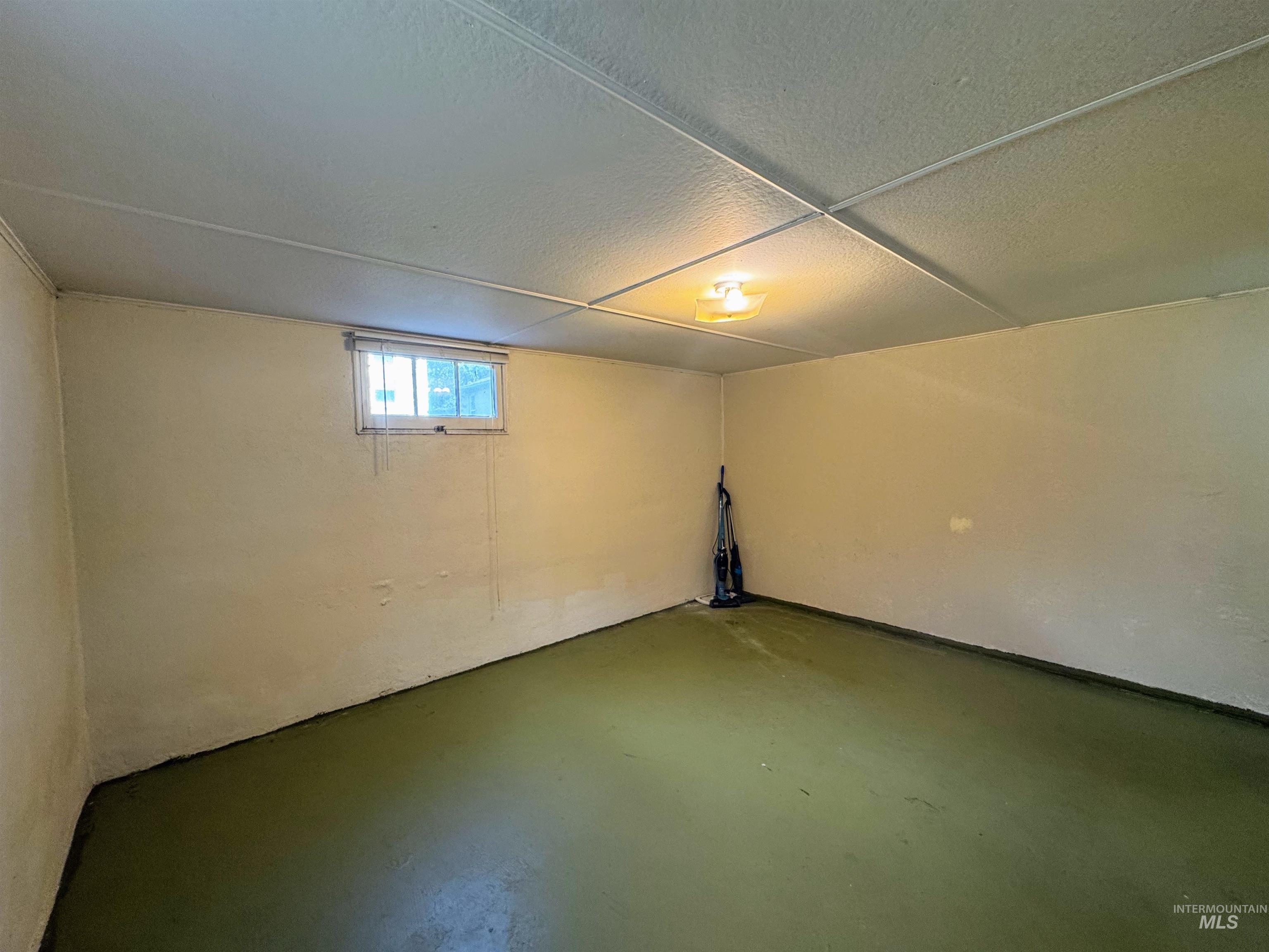 220-222 Glass Way, Lewiston, Idaho 83501, 1 Bedroom, 1 Bathroom, Residential Income For Sale, Price $330,000, 98947438