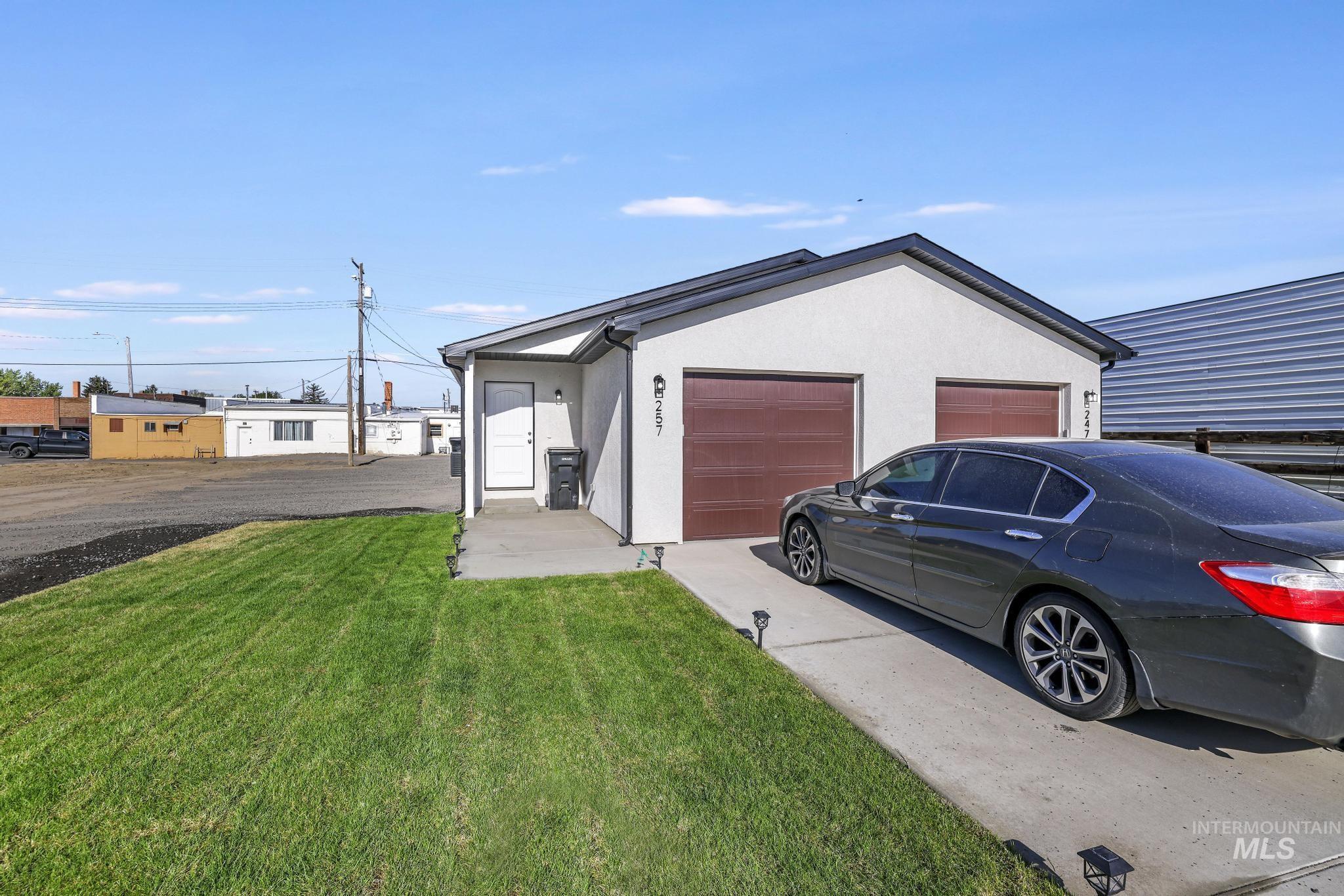 247 & 257 Washington Street, Gooding, Idaho 83330, 2 Bedrooms, 2 Bathrooms, Residential Income For Sale, Price $535,000, 98947470