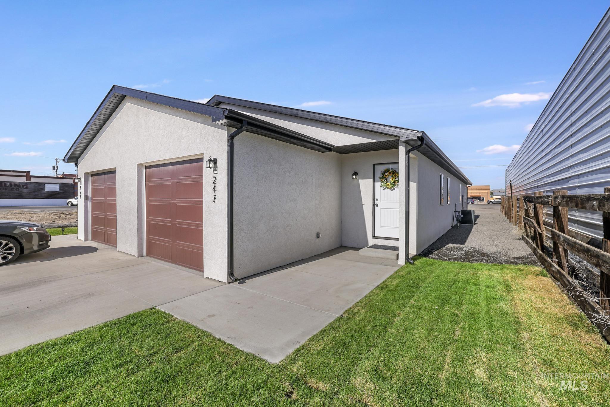 247 & 257 Washington Street, Gooding, Idaho 83330, 2 Bedrooms, 2 Bathrooms, Residential Income For Sale, Price $535,000, 98947470