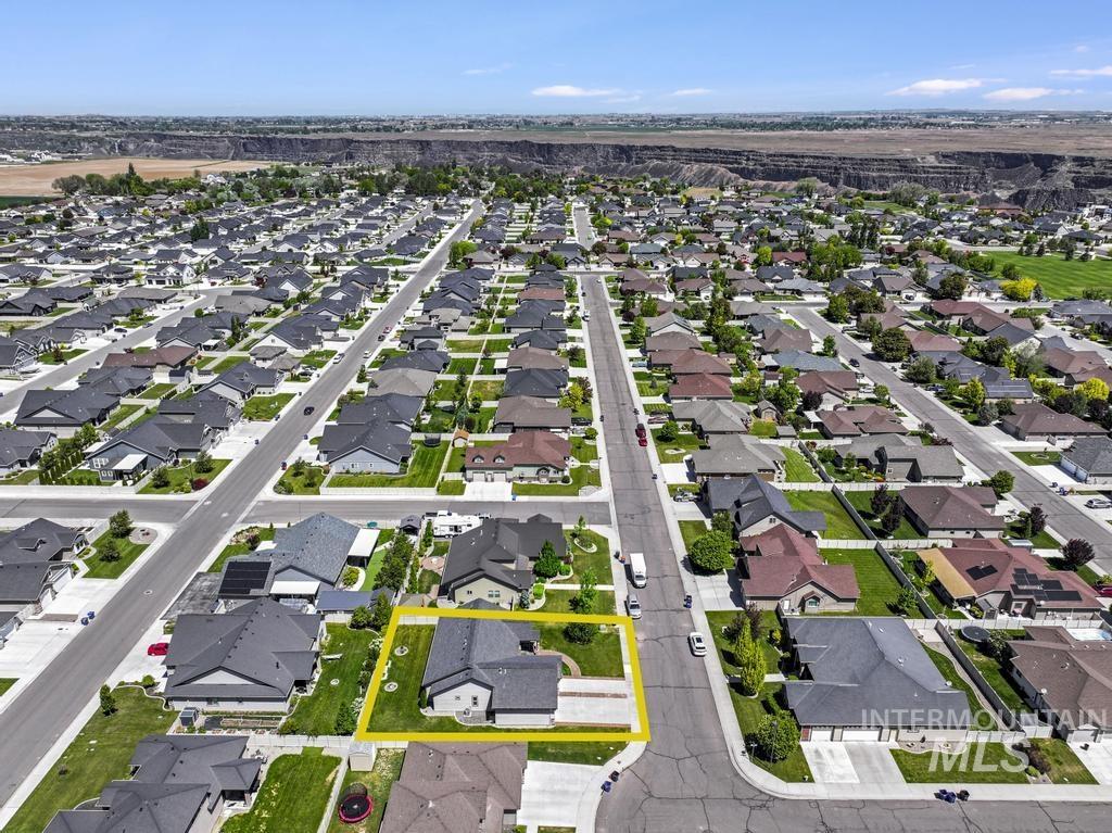 2157 Cayuse Street, Twin Falls, Idaho 83301, 4 Bedrooms, 2 Bathrooms, Residential For Sale, Price $539,900, 98947625