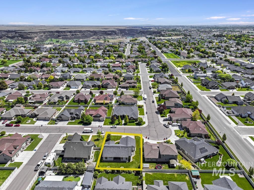 2157 Cayuse Street, Twin Falls, Idaho 83301, 4 Bedrooms, 2 Bathrooms, Residential For Sale, Price $539,900, 98947625