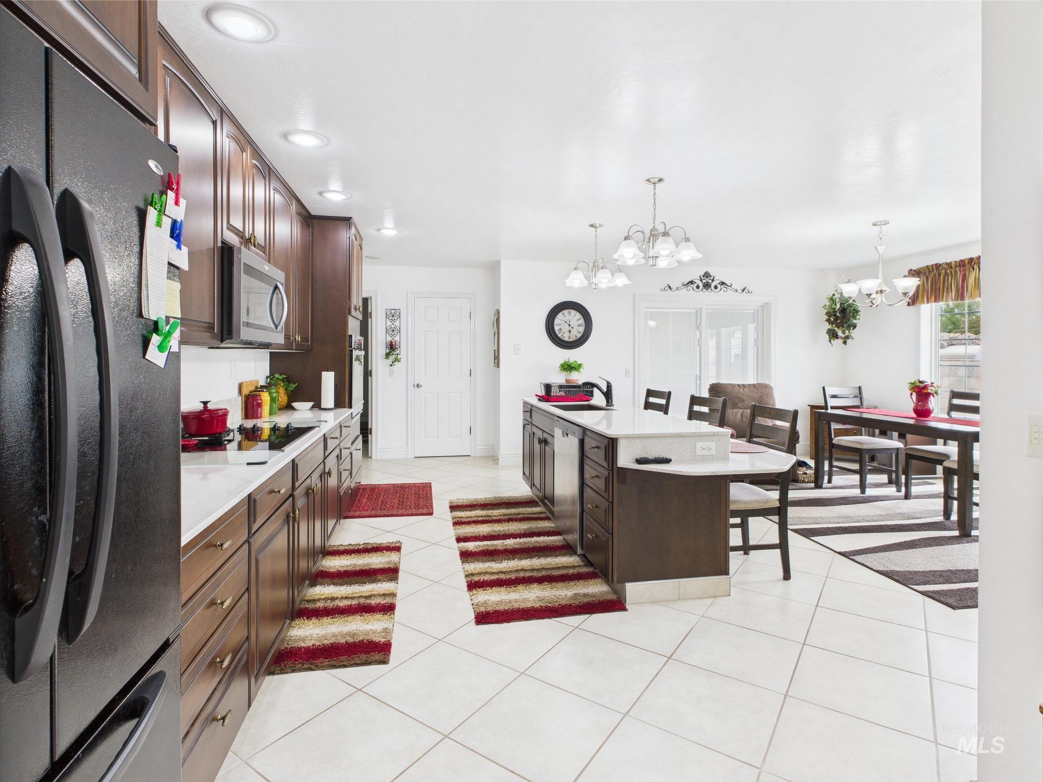 11 N 3rd West St., Paul, Idaho 83347, 2 Bedrooms, 2 Bathrooms, Residential For Sale, Price $345,000, 98947663