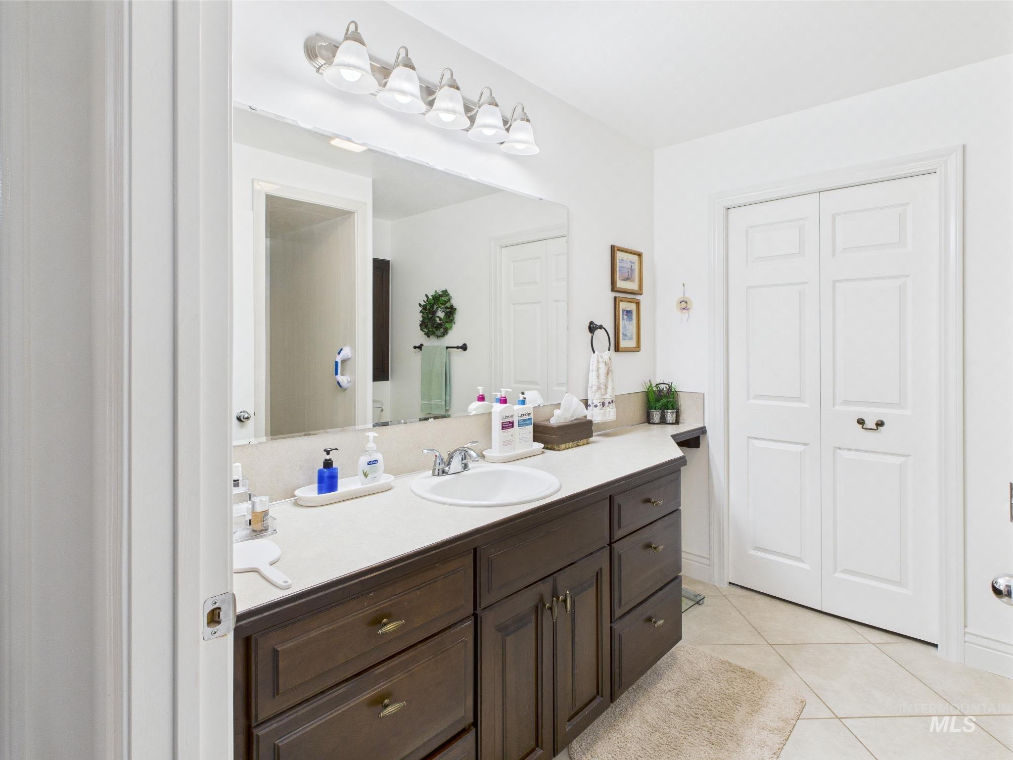 11 N 3rd West St., Paul, Idaho 83347, 2 Bedrooms, 2 Bathrooms, Residential For Sale, Price $345,000, 98947663