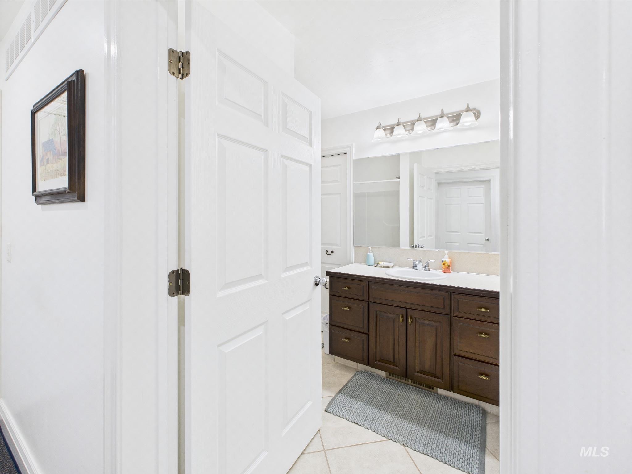 11 N 3rd West St., Paul, Idaho 83347, 2 Bedrooms, 2 Bathrooms, Residential For Sale, Price $345,000, 98947663