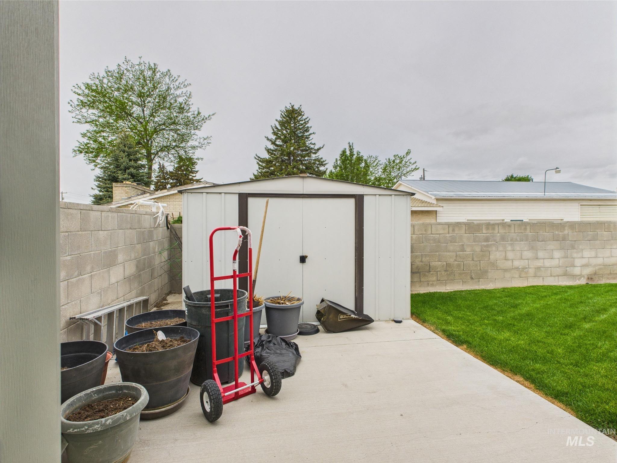 11 N 3rd West St., Paul, Idaho 83347, 2 Bedrooms, 2 Bathrooms, Residential For Sale, Price $345,000, 98947663