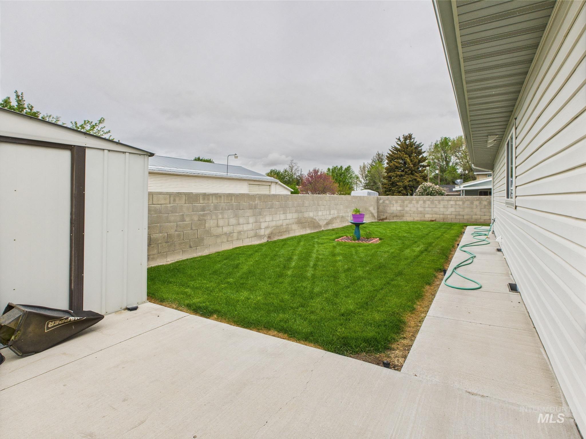 11 N 3rd West St., Paul, Idaho 83347, 2 Bedrooms, 2 Bathrooms, Residential For Sale, Price $345,000, 98947663