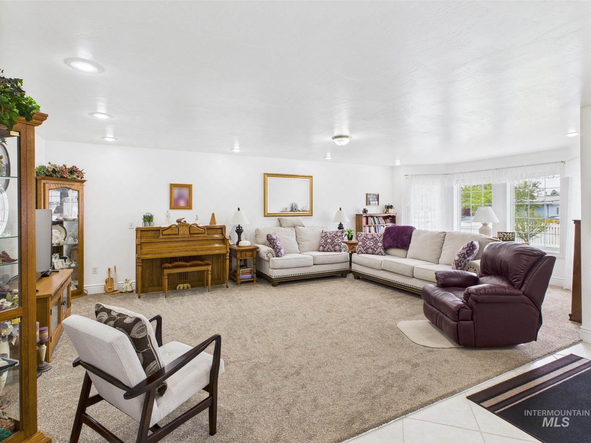 11 N 3rd West St., Paul, Idaho 83347, 2 Bedrooms, 2 Bathrooms, Residential For Sale, Price $345,000, 98947663