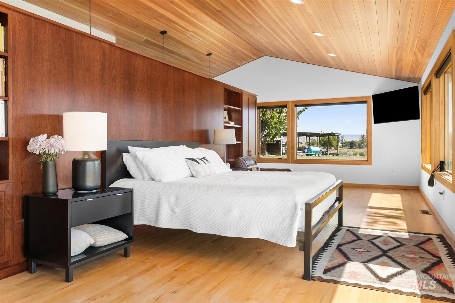 1429 E Cleveland Avenue, Glenns Ferry, Idaho 83627, 7 Bedrooms, 5 Bathrooms, Farm & Ranch For Sale, Price $3,500,000,MLS 98947859