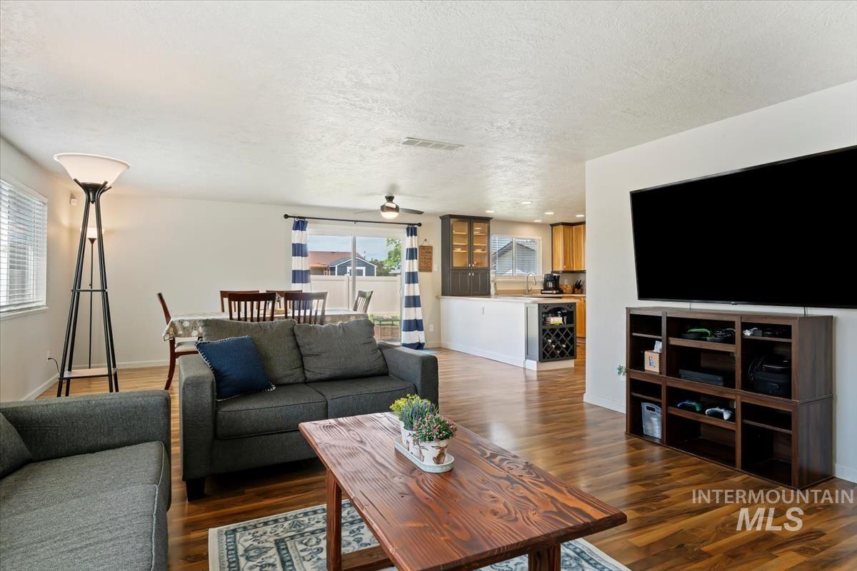 3408 Colorado Ave, Caldwell, Idaho 83605, 3 Bedrooms, 2 Bathrooms, Residential For Sale, Price $389,000, 98947881