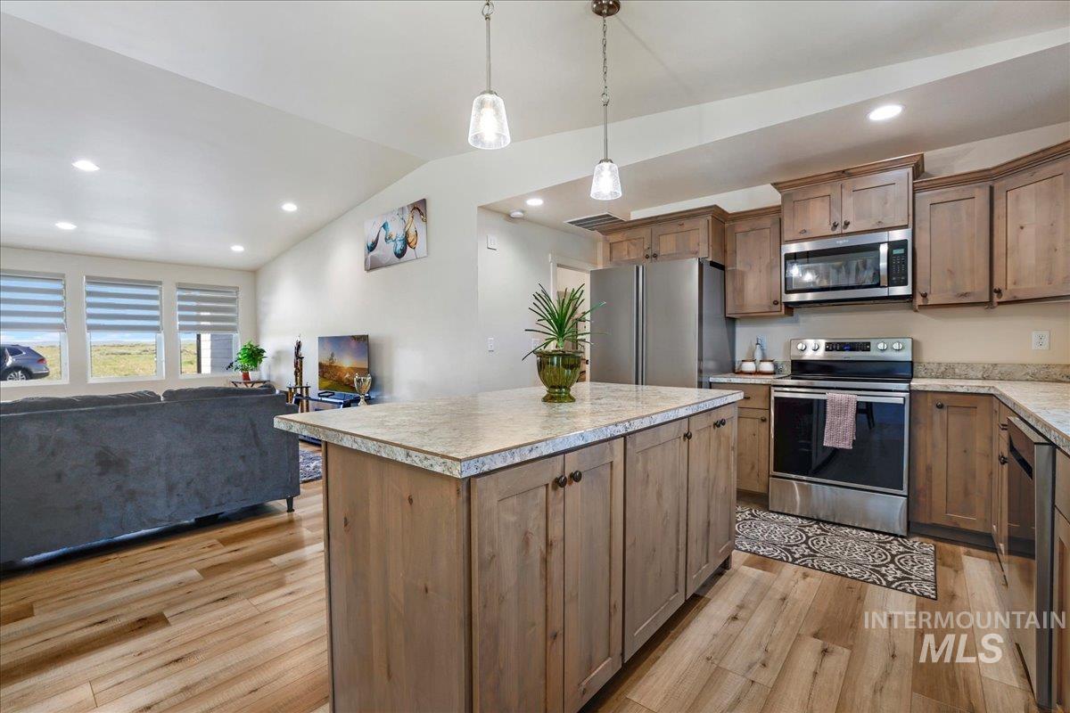 190 Bison Way, Fairfield, Idaho 83327, 3 Bedrooms, 2 Bathrooms, Residential For Sale, Price $399,000, 98947924