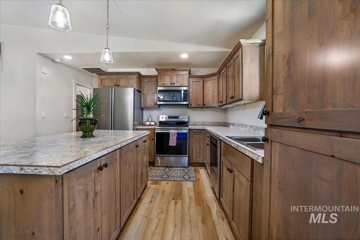 190 Bison Way, Fairfield, Idaho 83327, 3 Bedrooms, 2 Bathrooms, Residential For Sale, Price $399,000, 98947924