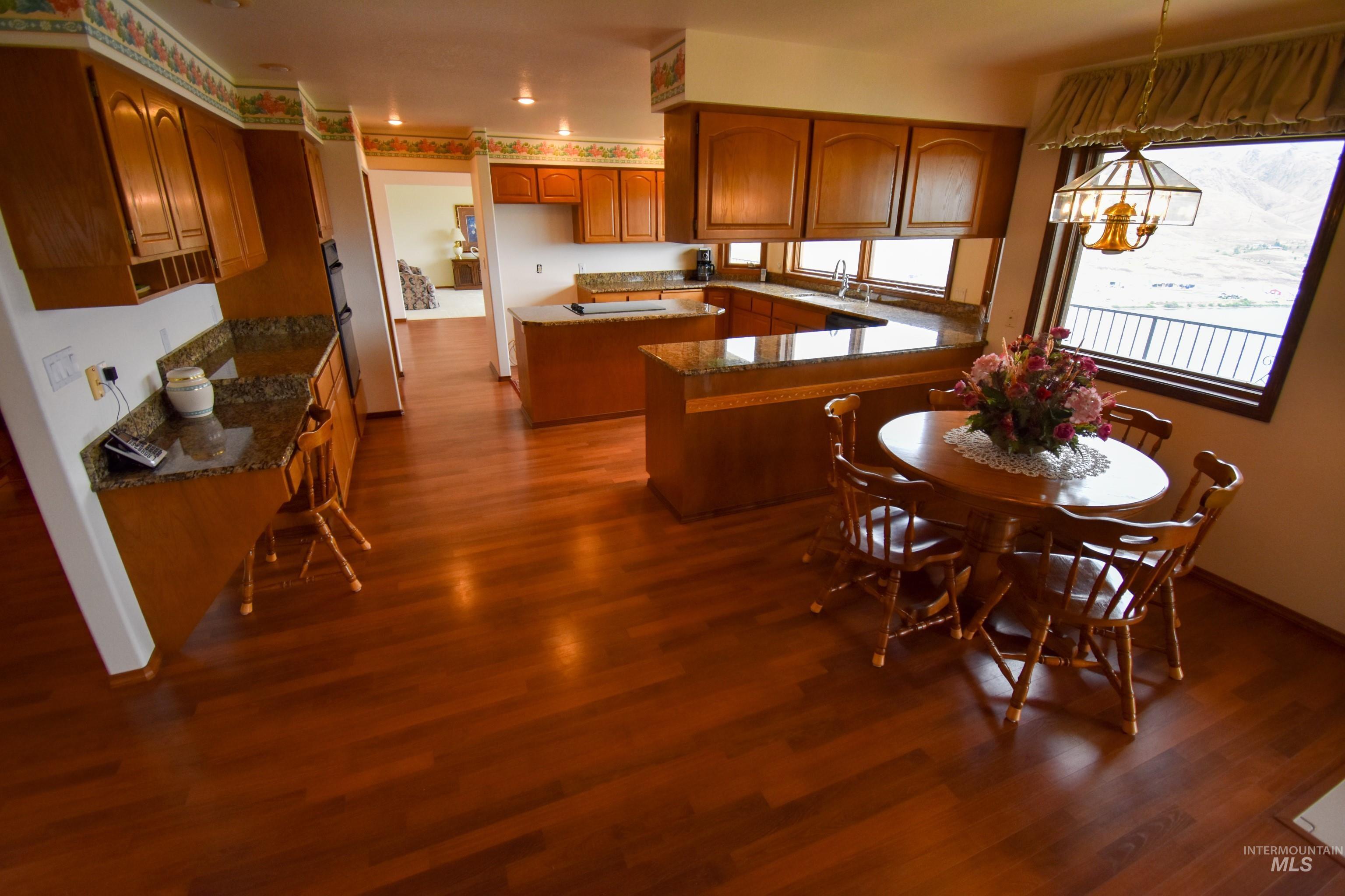 2530 Valleyview Drive, Clarkston, Washington 99403, 4 Bedrooms, 3 Bathrooms, Residential For Sale, Price $749,000,MLS 98947932