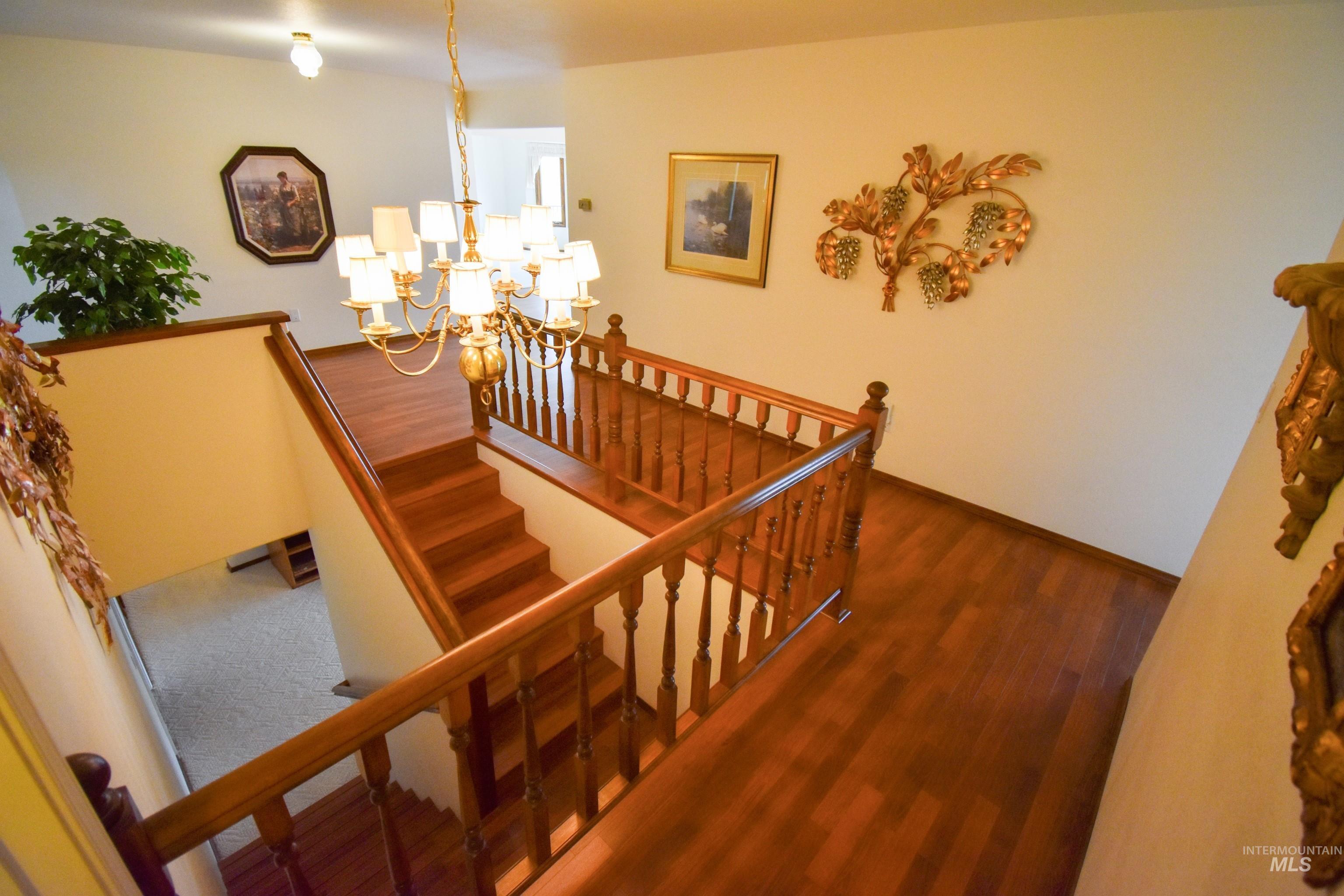 2530 Valleyview Drive, Clarkston, Washington 99403, 4 Bedrooms, 3 Bathrooms, Residential For Sale, Price $749,000,MLS 98947932