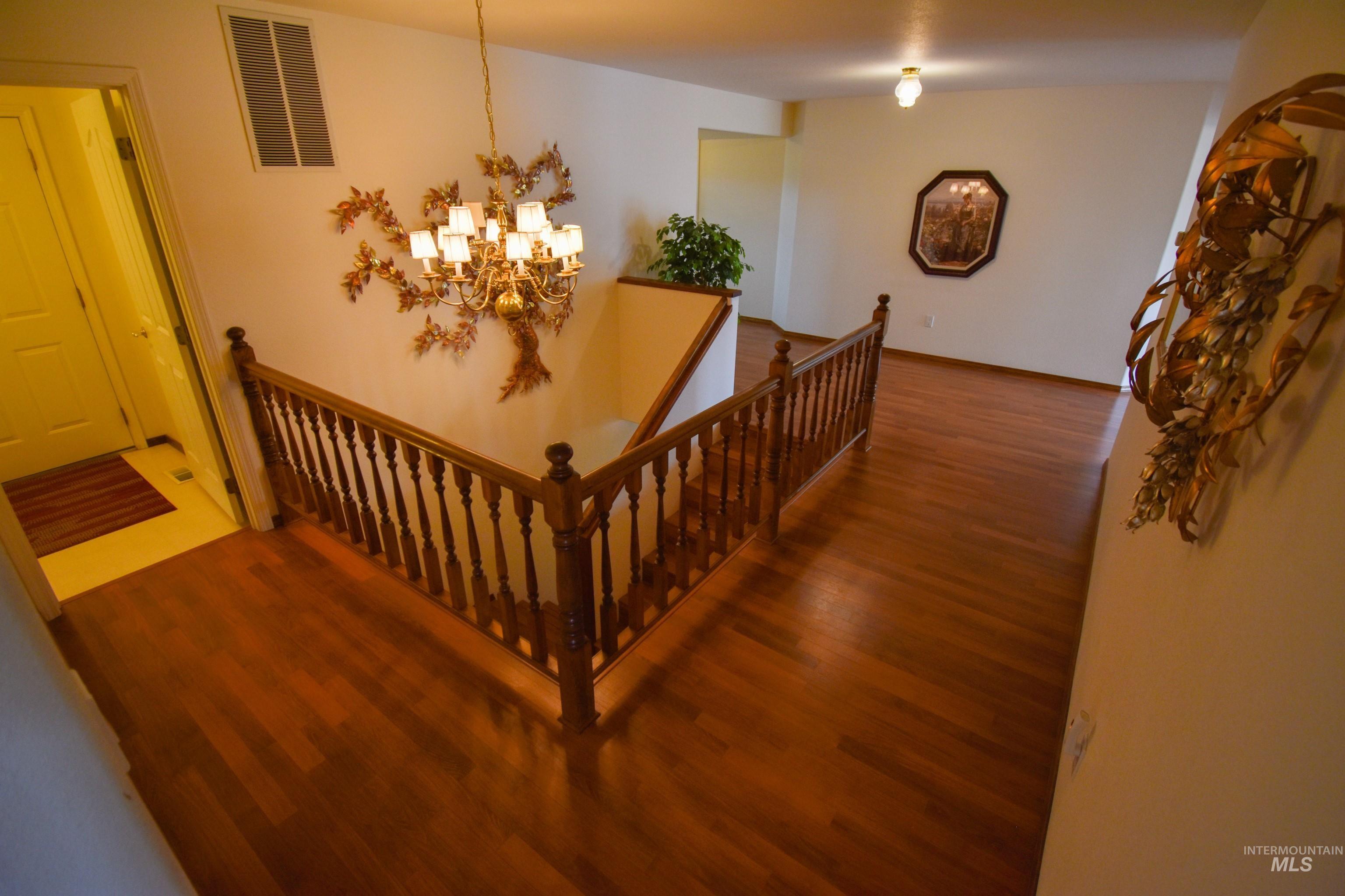 2530 Valleyview Drive, Clarkston, Washington 99403, 4 Bedrooms, 3 Bathrooms, Residential For Sale, Price $749,000,MLS 98947932