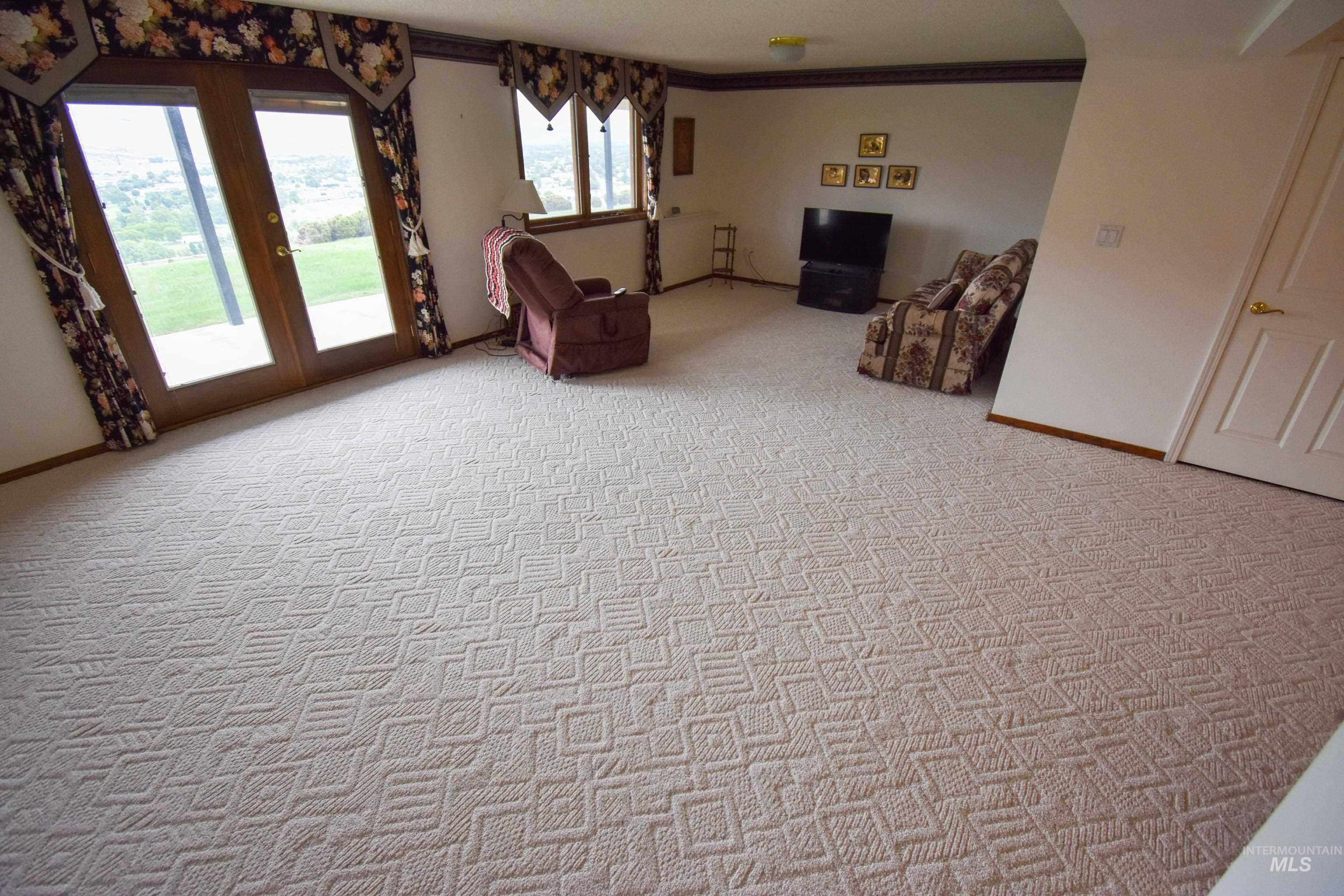 2530 Valleyview Drive, Clarkston, Washington 99403, 4 Bedrooms, 3 Bathrooms, Residential For Sale, Price $749,000,MLS 98947932