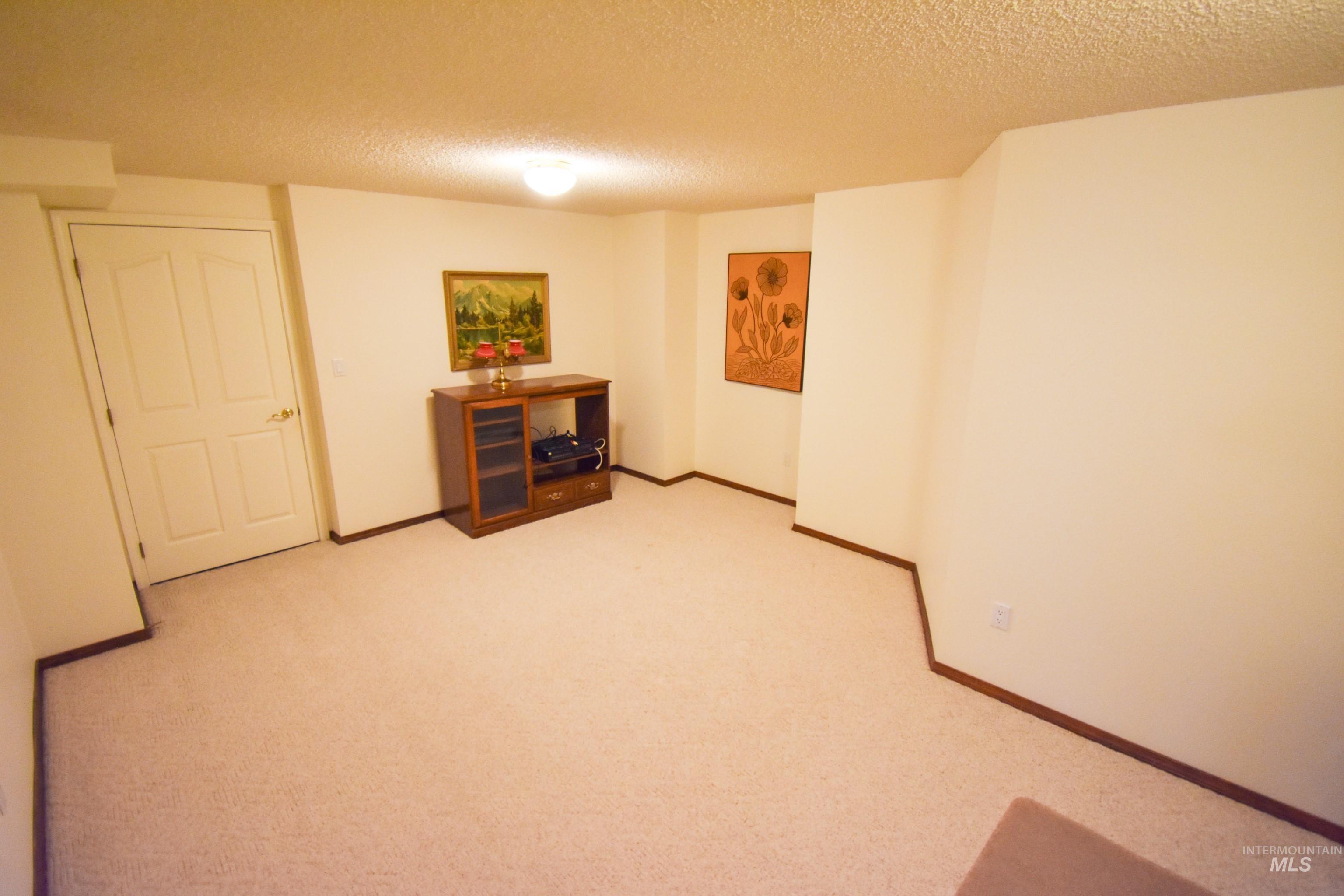 2530 Valleyview Drive, Clarkston, Washington 99403, 4 Bedrooms, 3 Bathrooms, Residential For Sale, Price $749,000,MLS 98947932