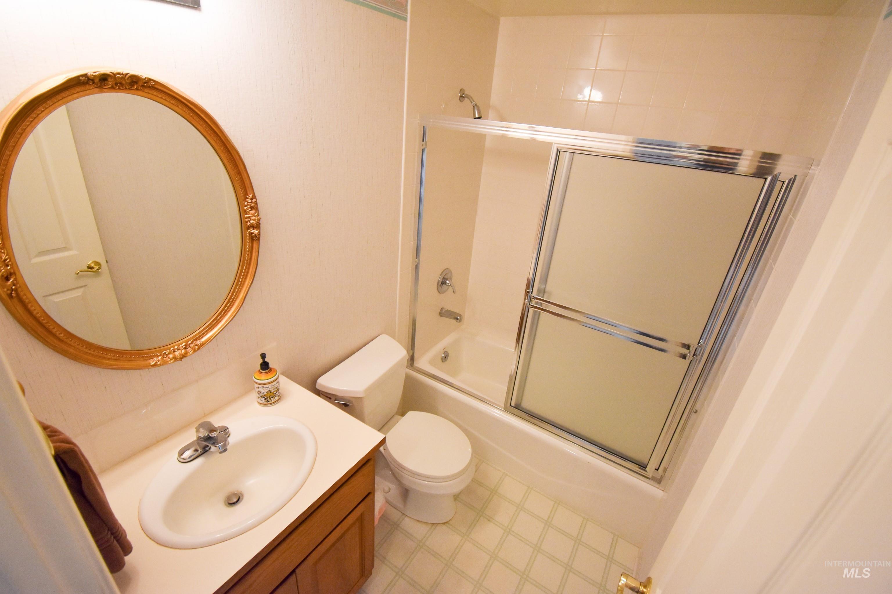 2530 Valleyview Drive, Clarkston, Washington 99403, 4 Bedrooms, 3 Bathrooms, Residential For Sale, Price $749,000,MLS 98947932