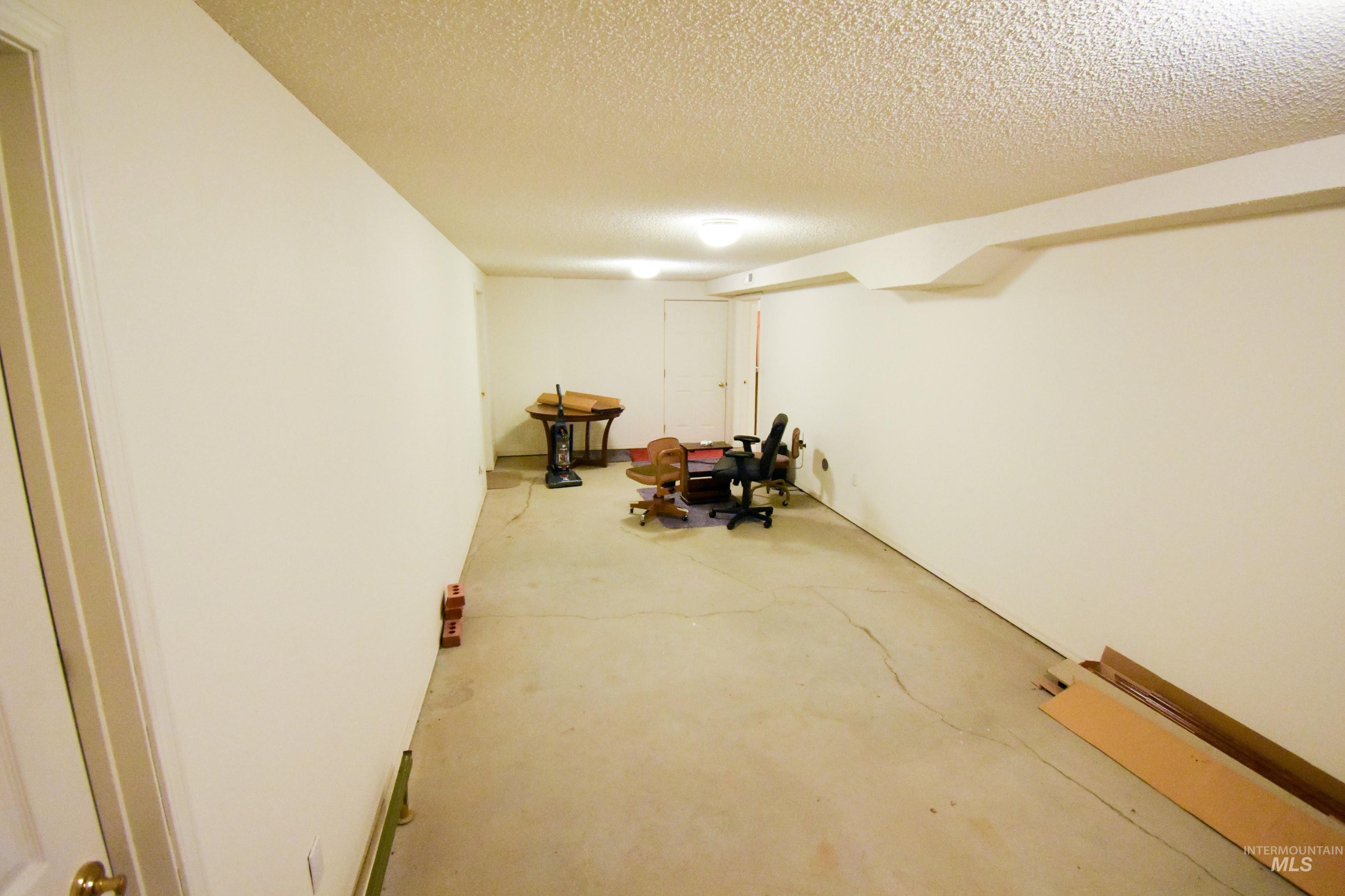 2530 Valleyview Drive, Clarkston, Washington 99403, 4 Bedrooms, 3 Bathrooms, Residential For Sale, Price $749,000,MLS 98947932