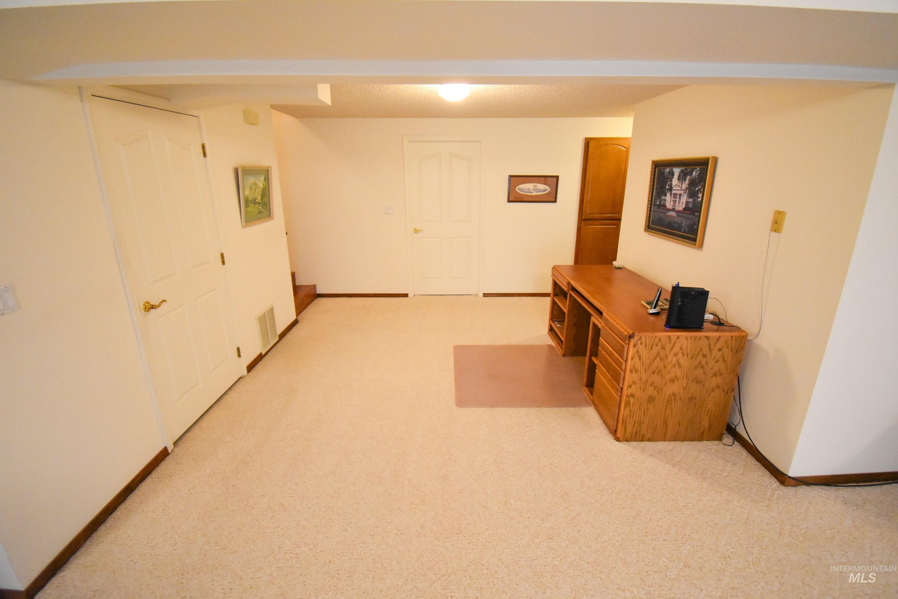 2530 Valleyview Drive, Clarkston, Washington 99403, 4 Bedrooms, 3 Bathrooms, Residential For Sale, Price $749,000,MLS 98947932