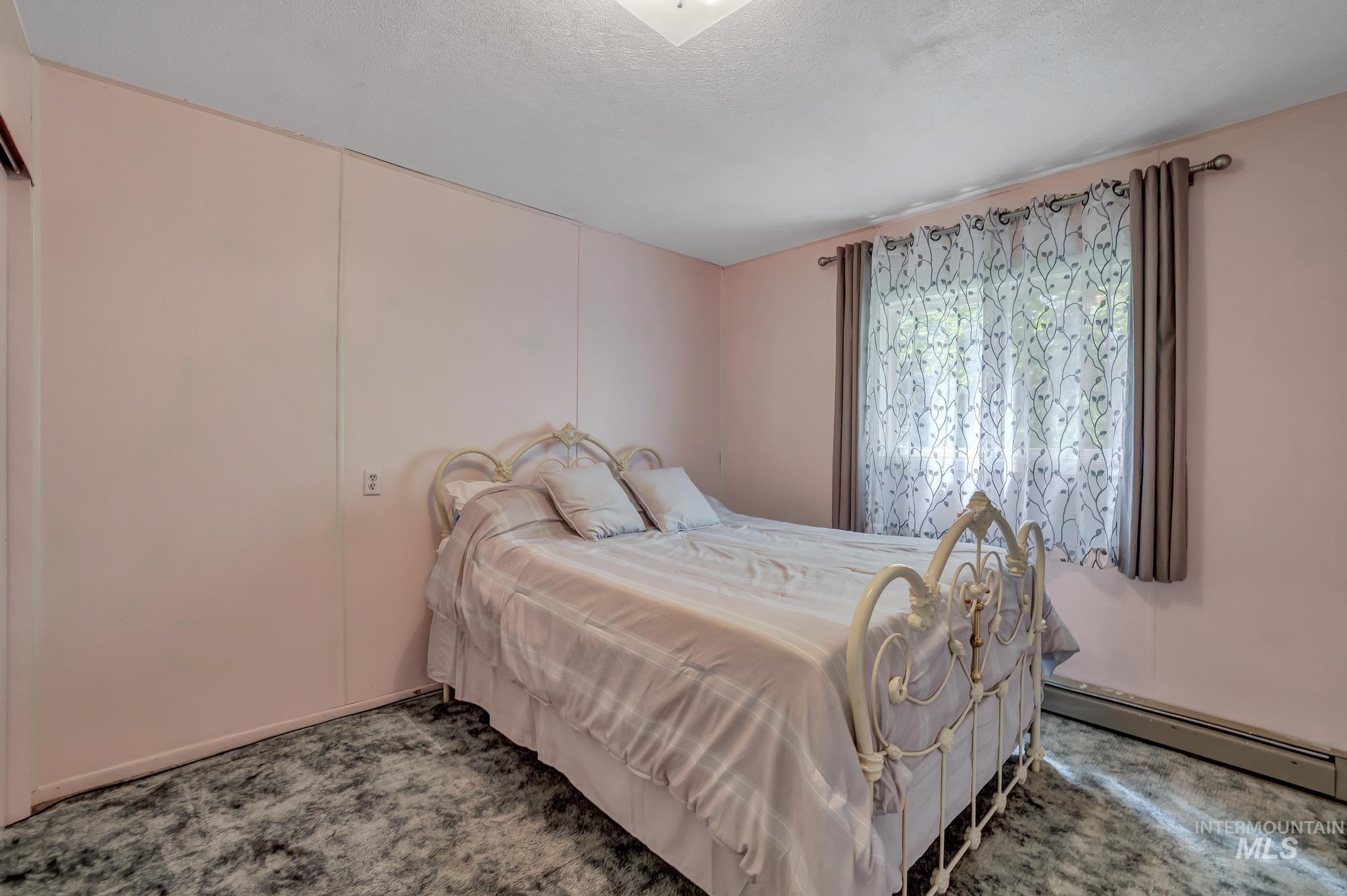 420 E 3rd St, Shoshone, Idaho 83352, 3 Bedrooms, 1 Bathroom, Residential For Sale, Price $279,000,MLS 98947988