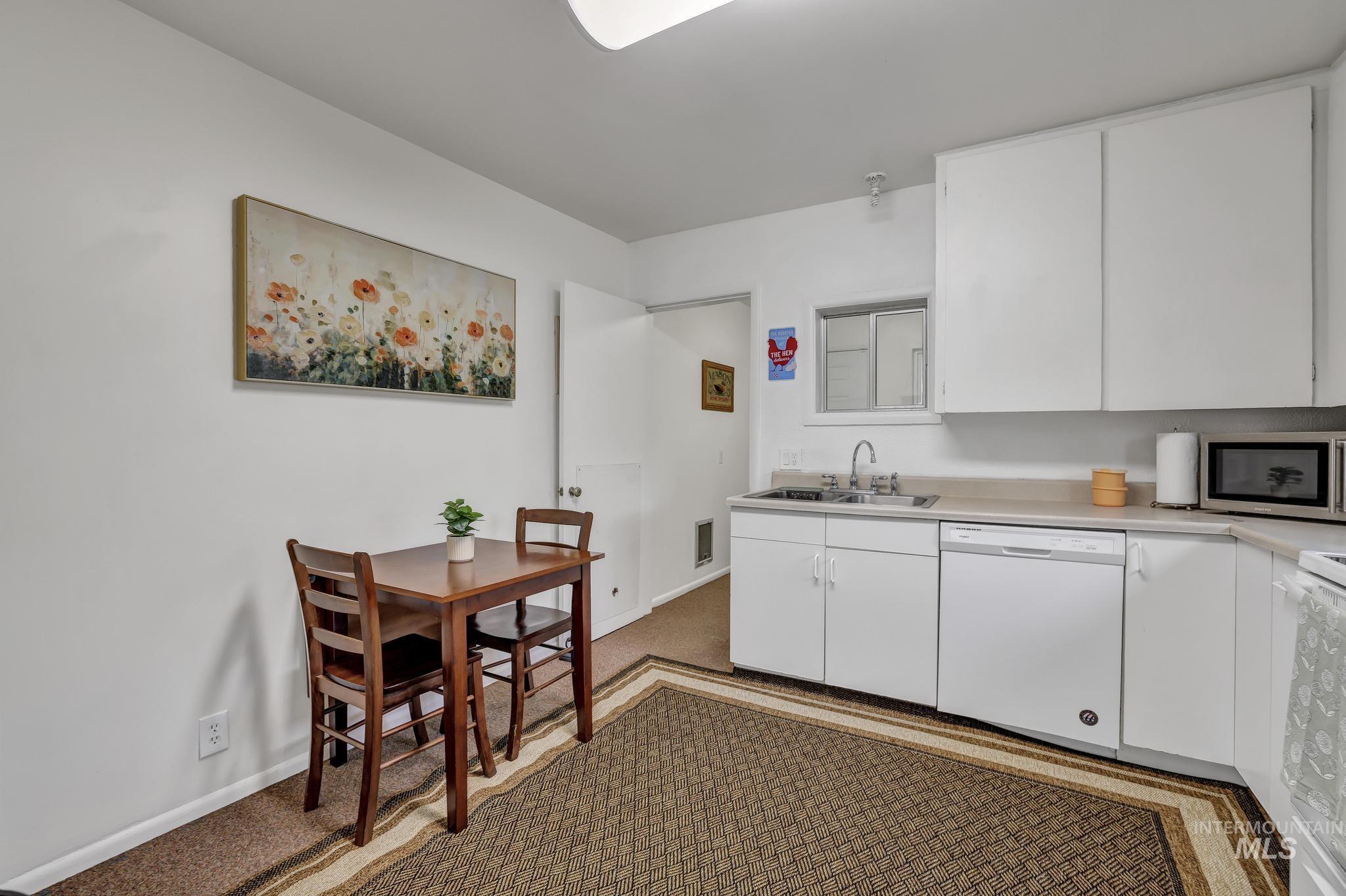 420 E 3rd St, Shoshone, Idaho 83352, 3 Bedrooms, 1 Bathroom, Residential For Sale, Price $279,000,MLS 98947988