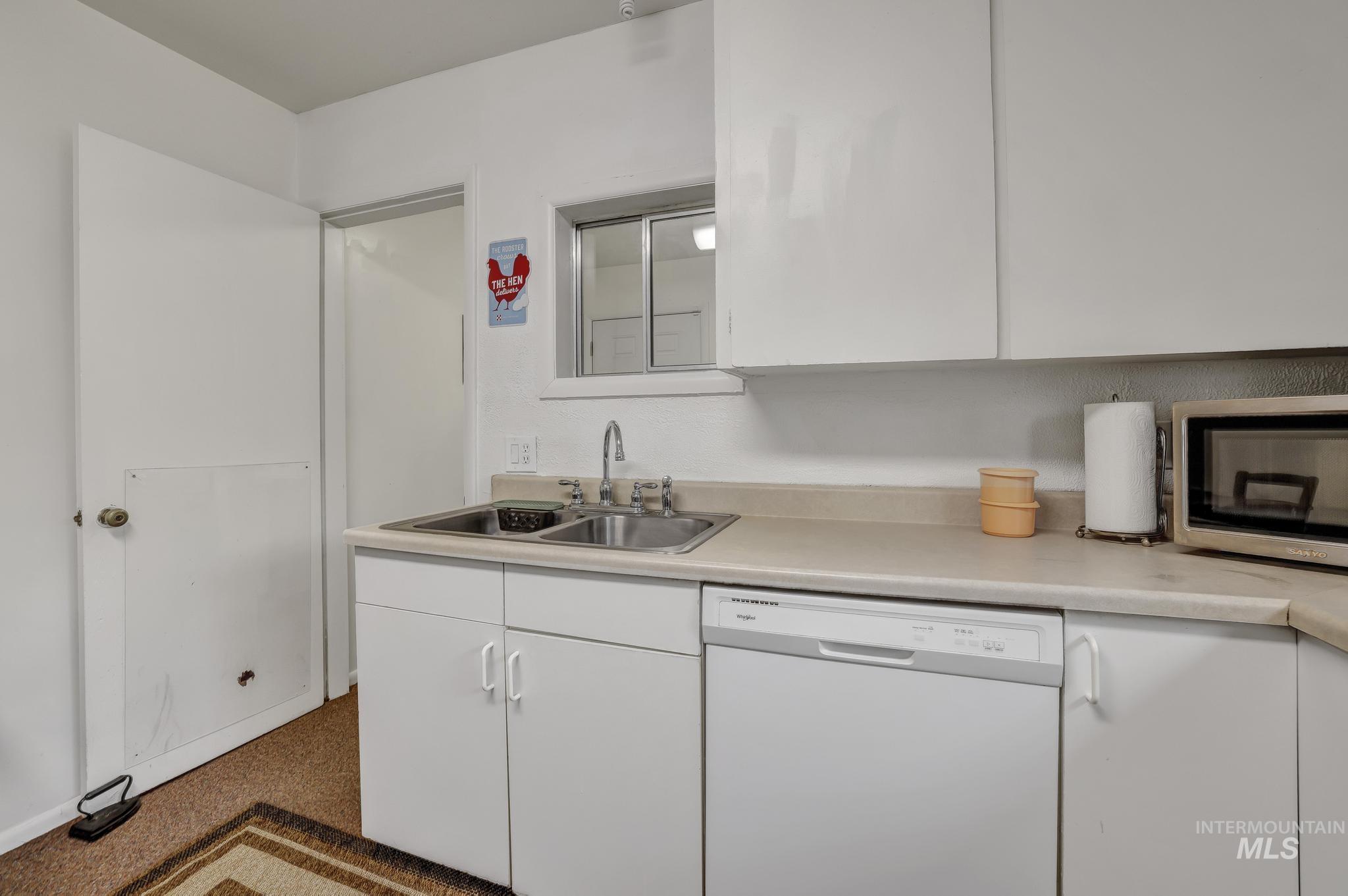 420 E 3rd St, Shoshone, Idaho 83352, 3 Bedrooms, 1 Bathroom, Residential For Sale, Price $279,000,MLS 98947988