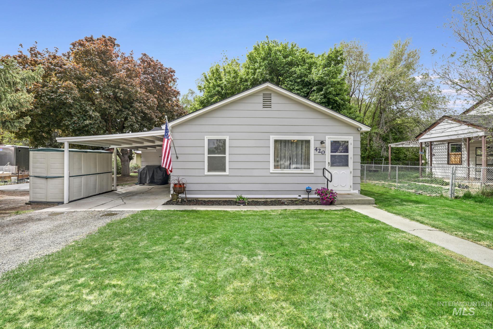 420 E 3rd St, Shoshone, Idaho 83352, 3 Bedrooms, 1 Bathroom, Residential For Sale, Price $279,000,MLS 98947988