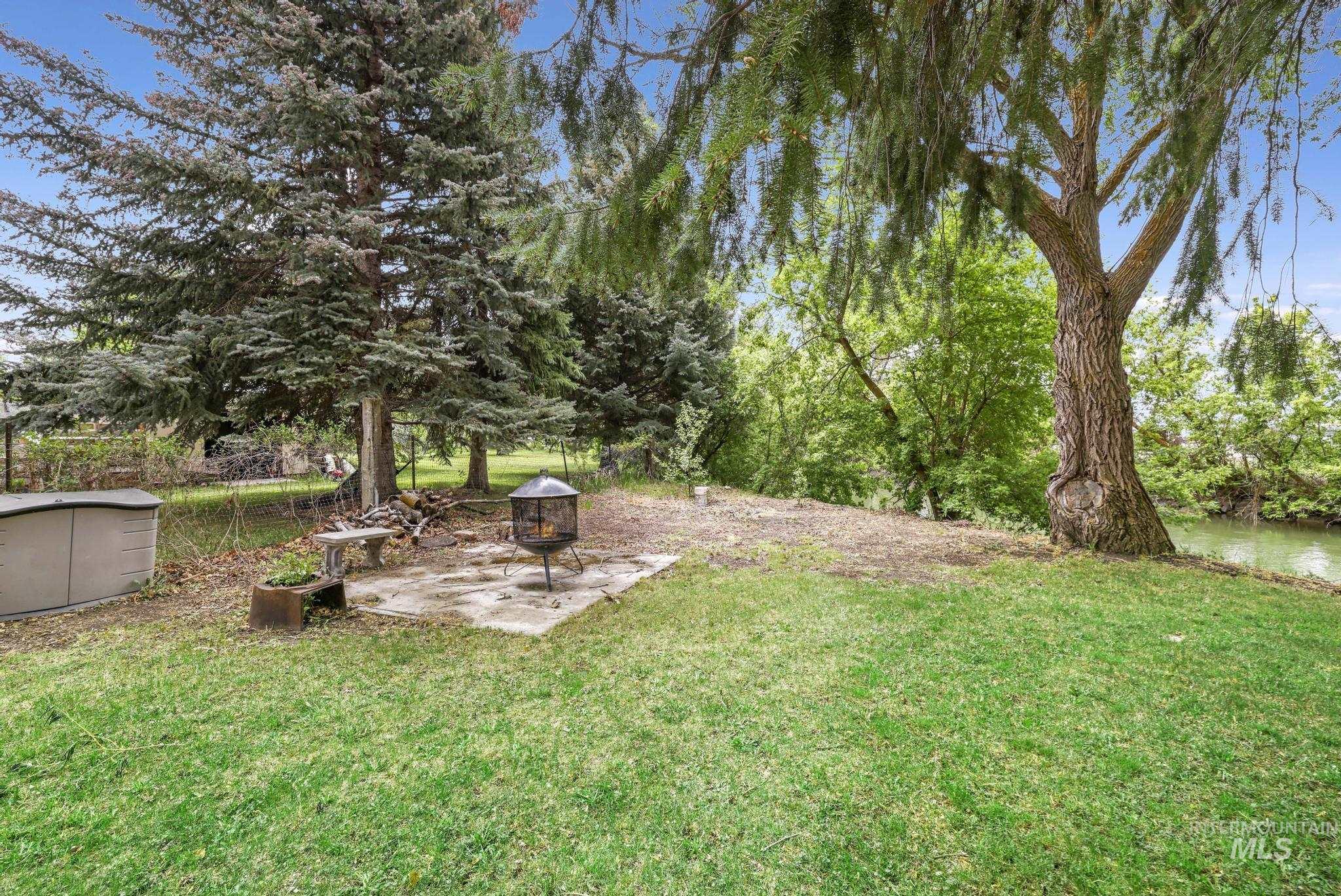 420 E 3rd St, Shoshone, Idaho 83352, 3 Bedrooms, 1 Bathroom, Residential For Sale, Price $279,000,MLS 98947988