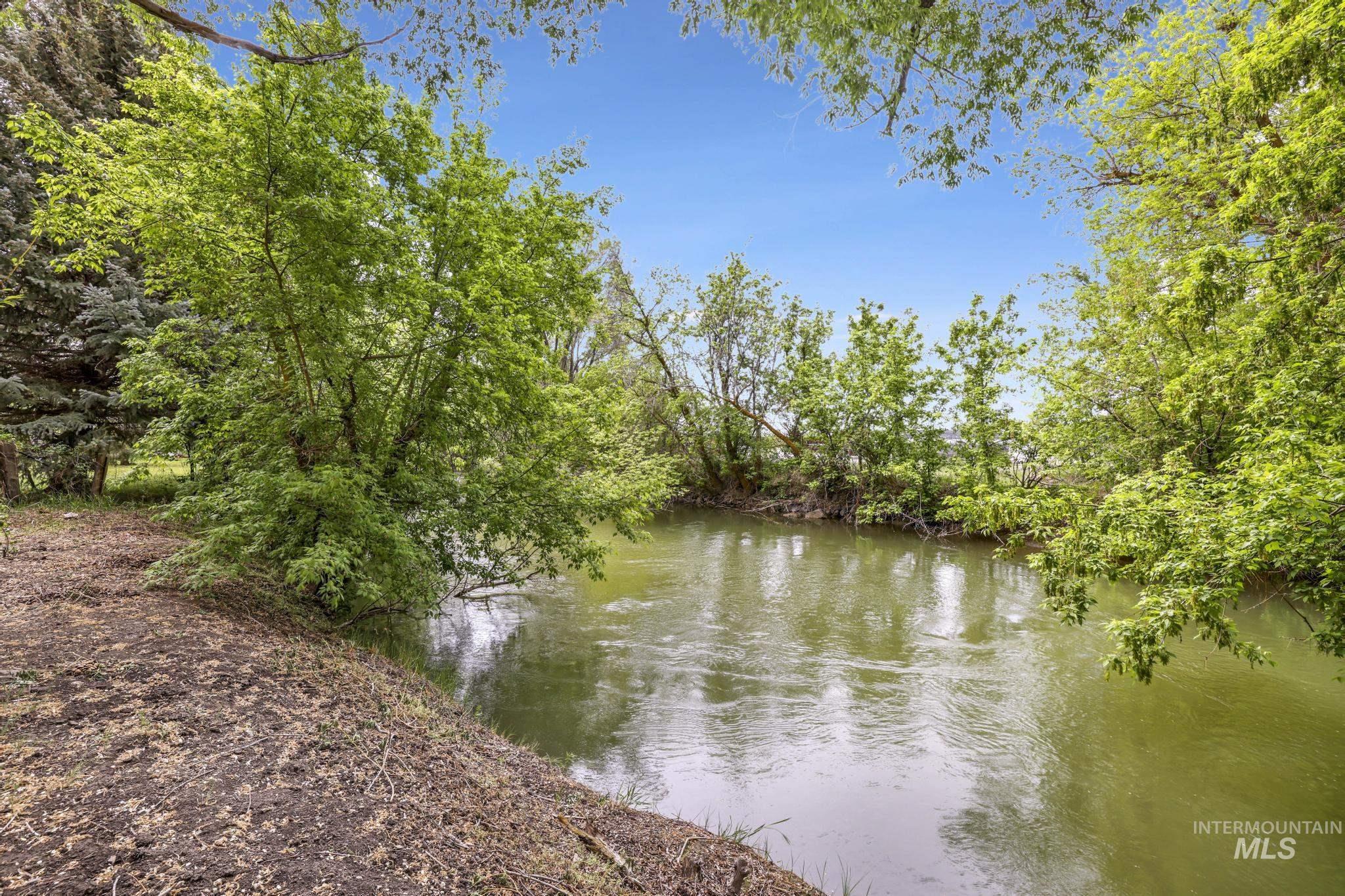 420 E 3rd St, Shoshone, Idaho 83352, 3 Bedrooms, 1 Bathroom, Residential For Sale, Price $279,000,MLS 98947988