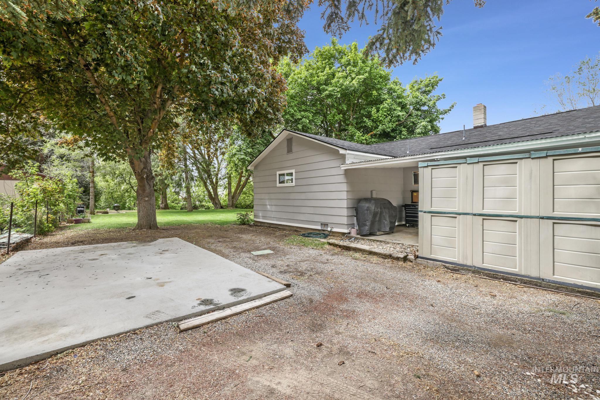 420 E 3rd St, Shoshone, Idaho 83352, 3 Bedrooms, 1 Bathroom, Residential For Sale, Price $279,000,MLS 98947988