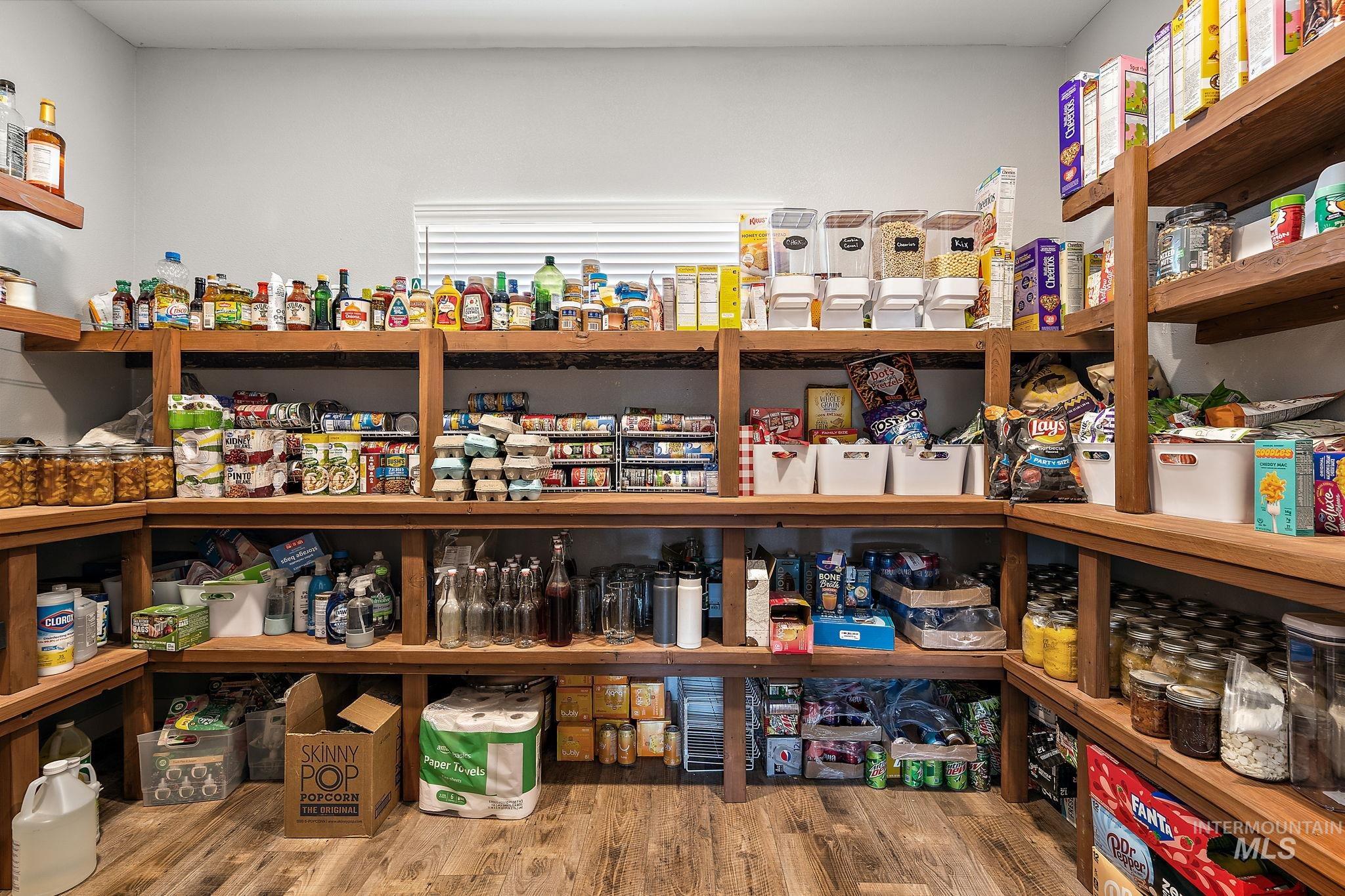 1295 S Dawcamry Lane, Kuna, Idaho 83634, 4 Bedrooms, 3 Bathrooms, Residential For Sale, Price $1,160,000,MLS 98947997