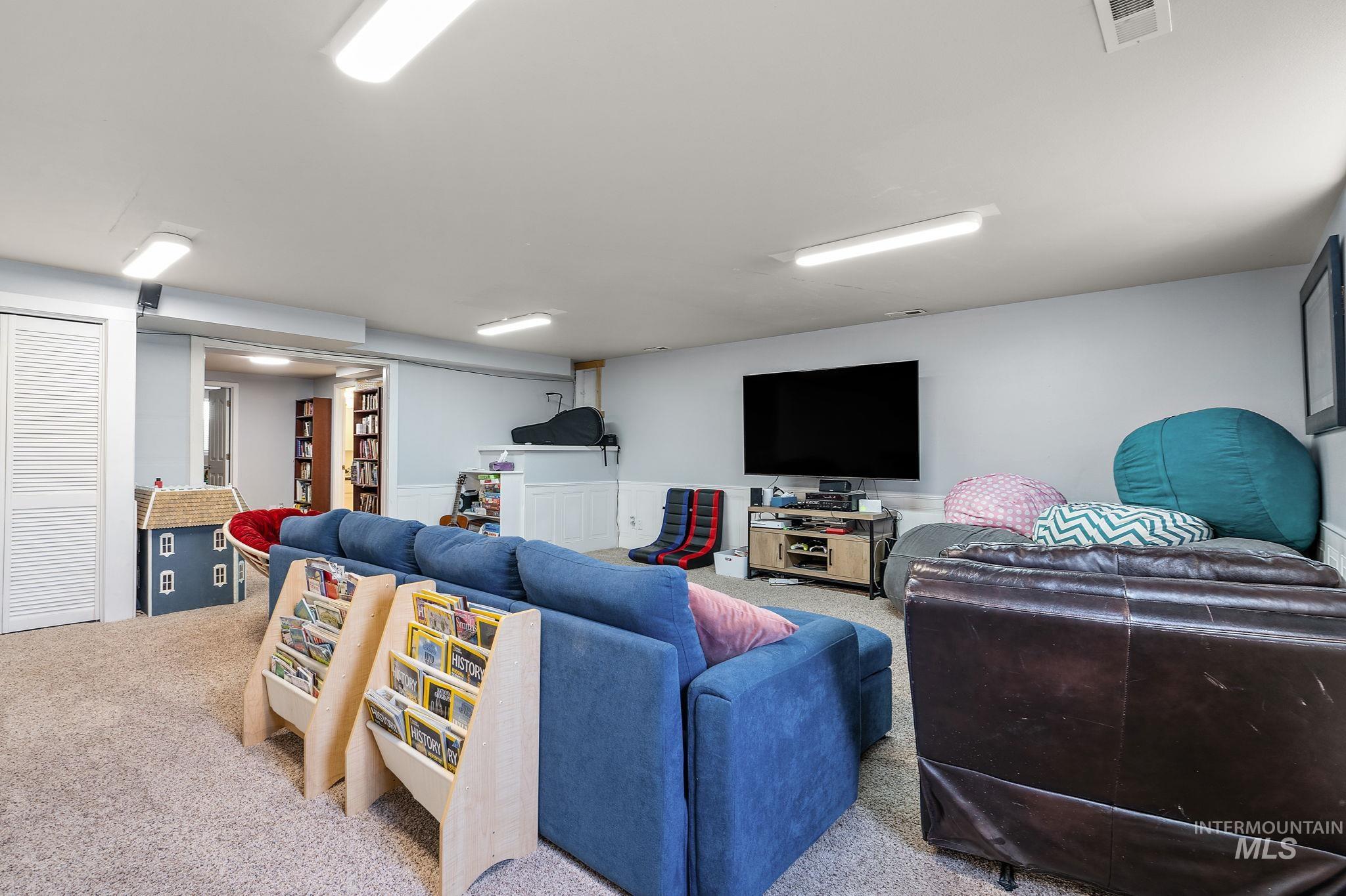 1295 S Dawcamry Lane, Kuna, Idaho 83634, 4 Bedrooms, 3 Bathrooms, Residential For Sale, Price $1,160,000,MLS 98947997