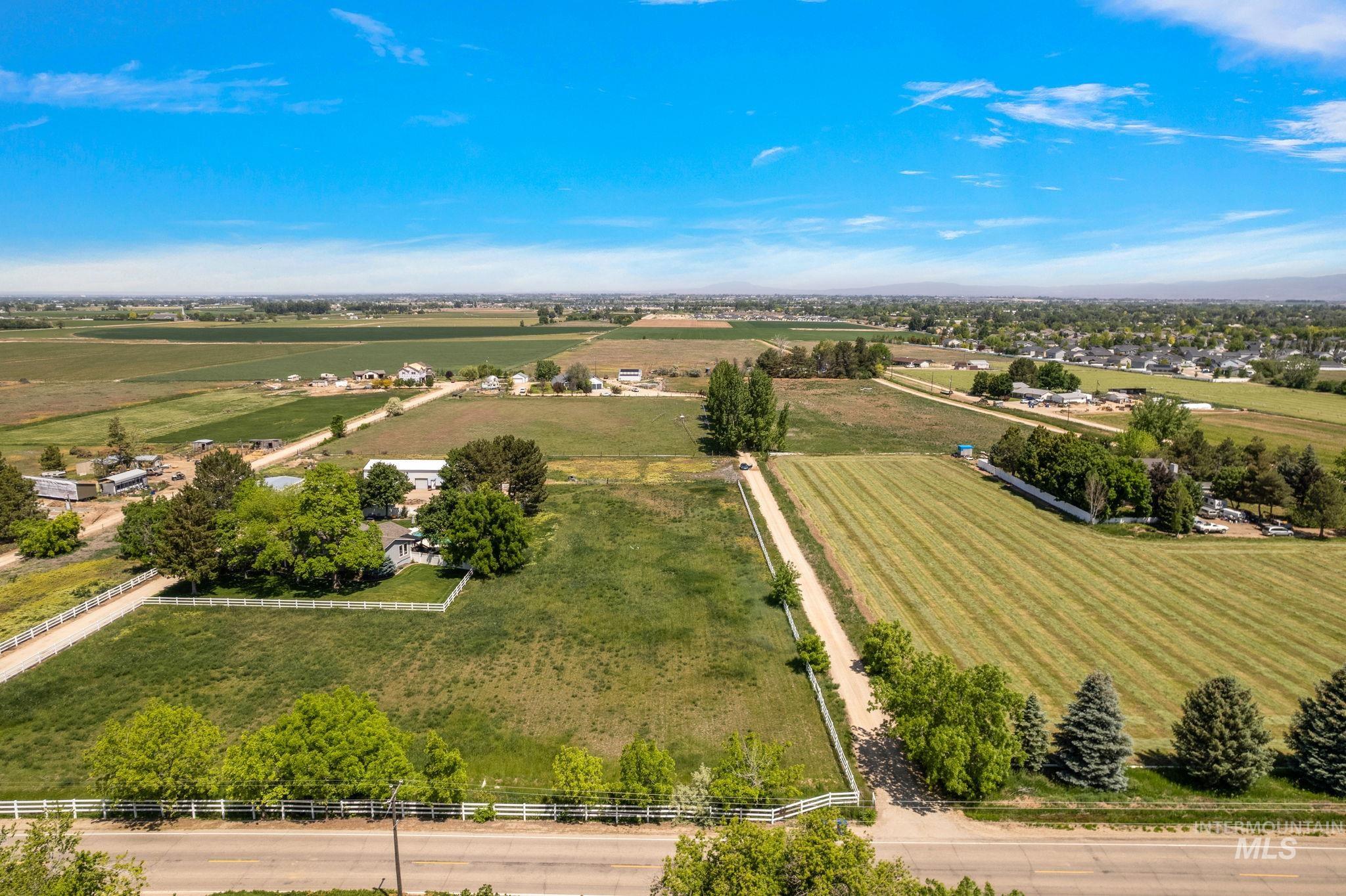 1295 S Dawcamry Lane, Kuna, Idaho 83634, 4 Bedrooms, 3 Bathrooms, Residential For Sale, Price $1,160,000,MLS 98947997