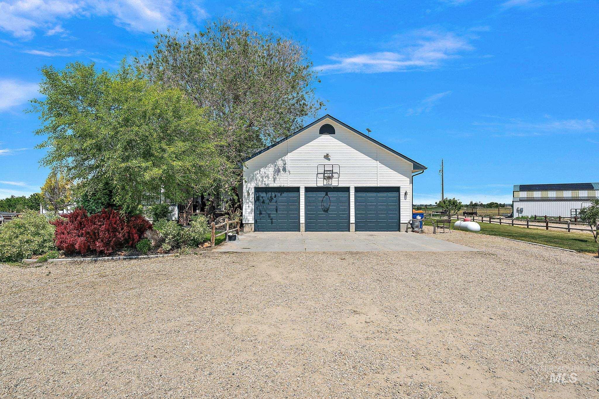 1295 S Dawcamry Lane, Kuna, Idaho 83634, 4 Bedrooms, 3 Bathrooms, Residential For Sale, Price $1,160,000,MLS 98947997