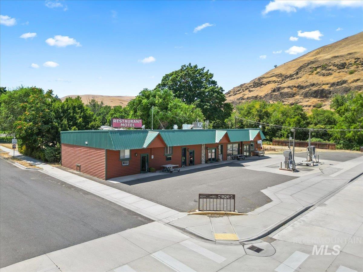90 2nd Street, Asotin, Washington 99402, Business/Commercial For Sale, Price $399,000, 98948019