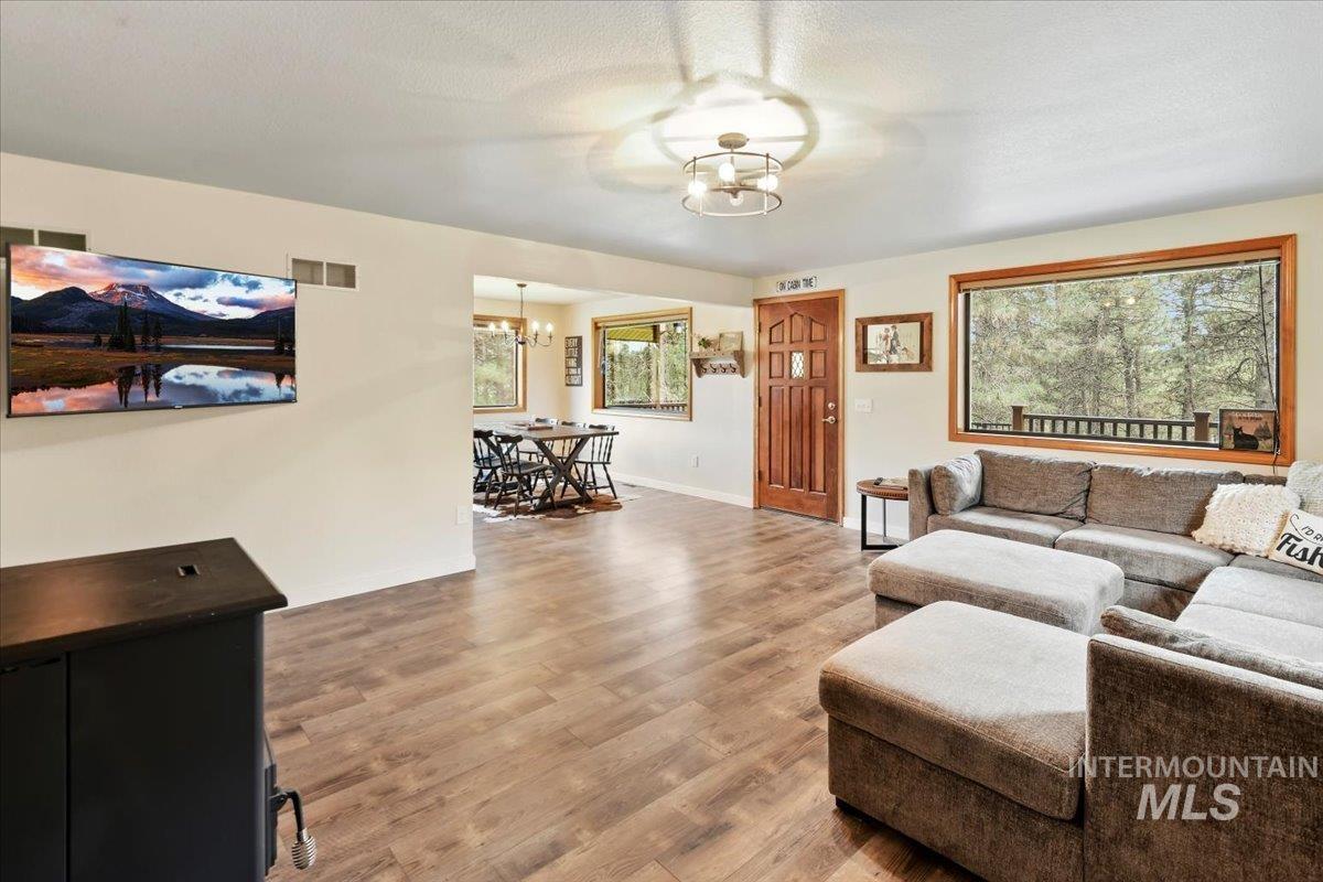 76 W Castle Creek Rd, Garden Valley, Idaho 83622, 3 Bedrooms, 3 Bathrooms, Residential For Sale, Price $699,900,MLS 98948027