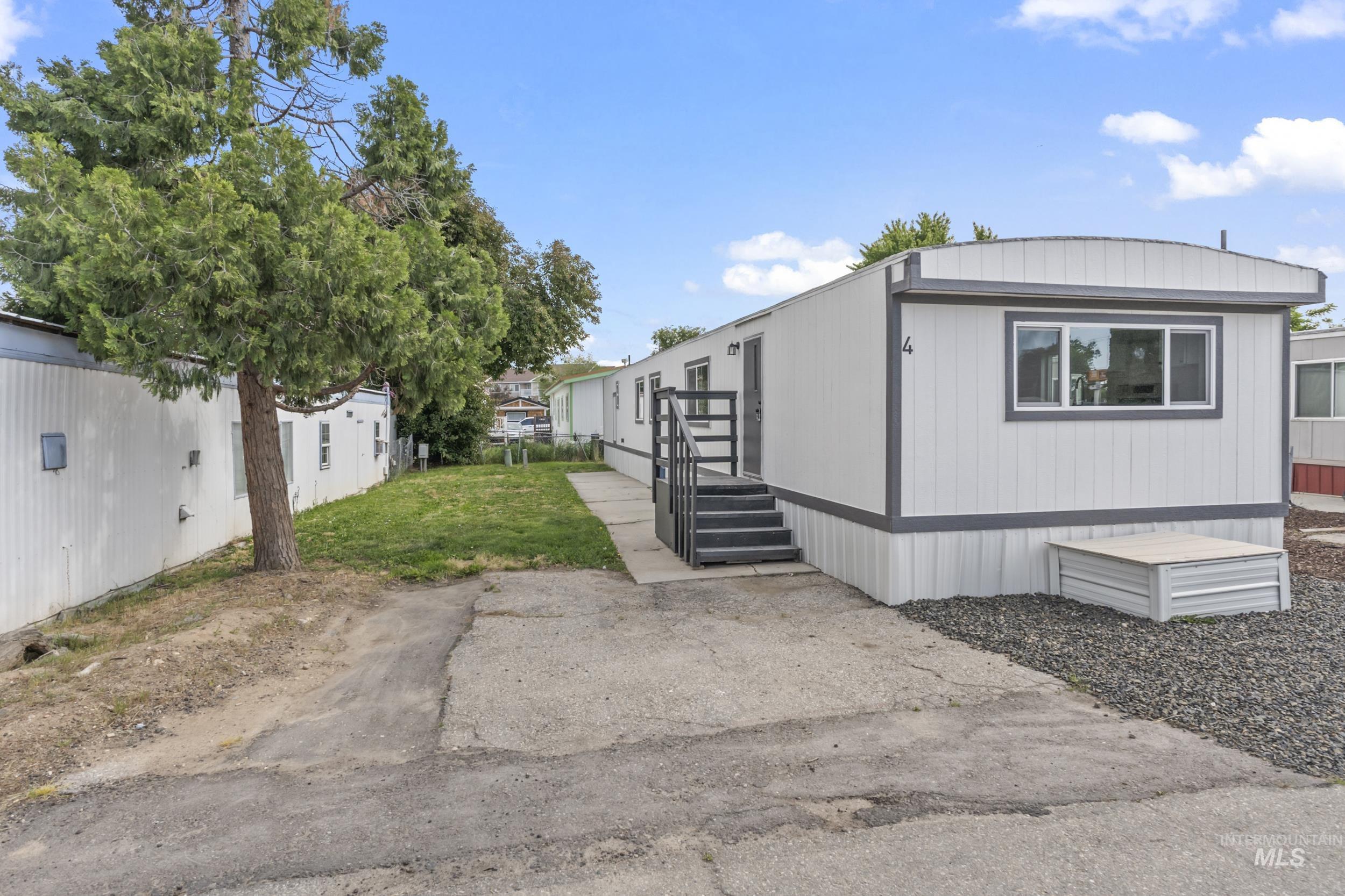 8417 W. Fairview Ave, Boise, Idaho 83704, 3 Bedrooms, 1 Bathroom, Residential For Sale, Price $75,000,MLS 98948089