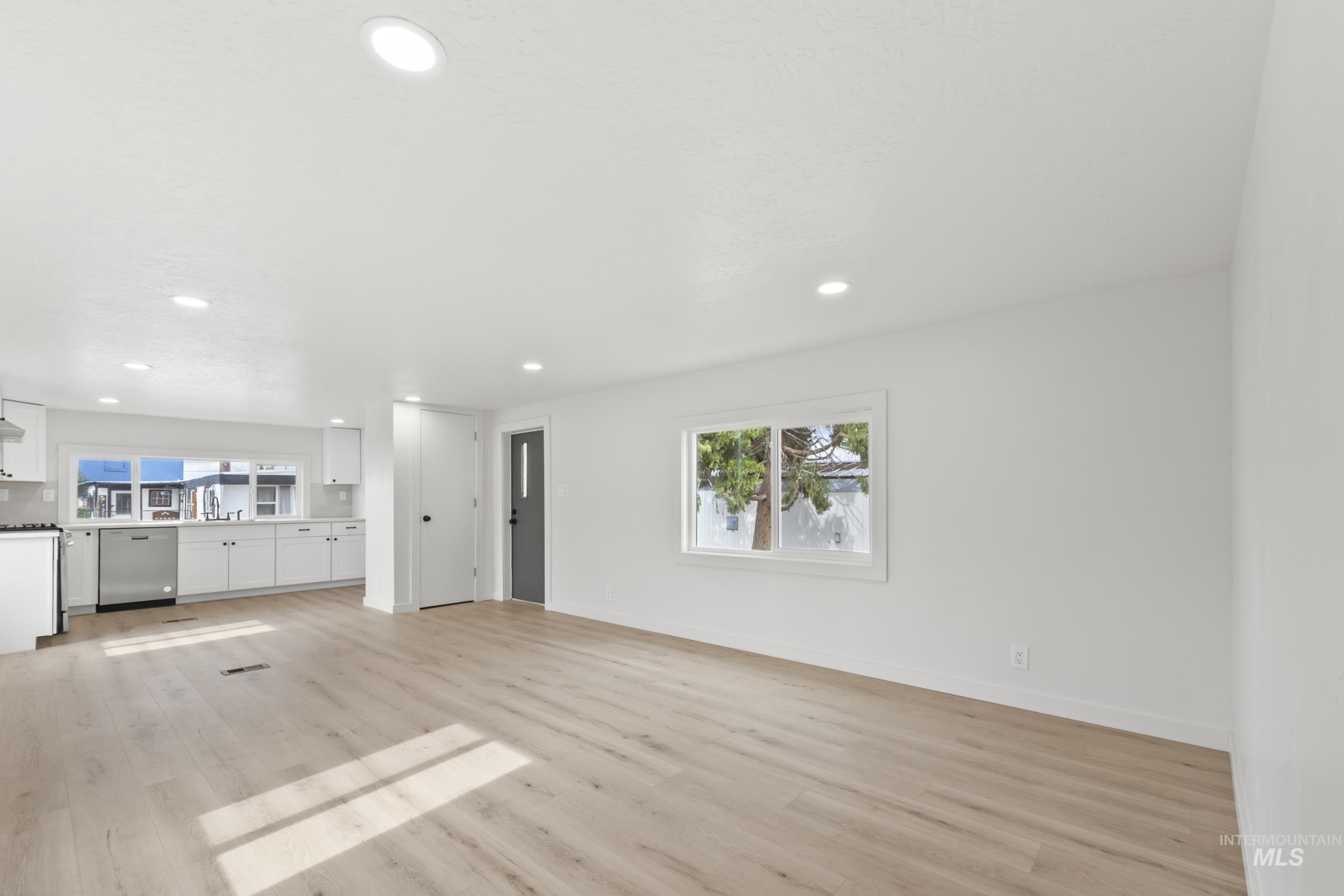 8417 W. Fairview Ave, Boise, Idaho 83704, 3 Bedrooms, 1 Bathroom, Residential For Sale, Price $75,000,MLS 98948089