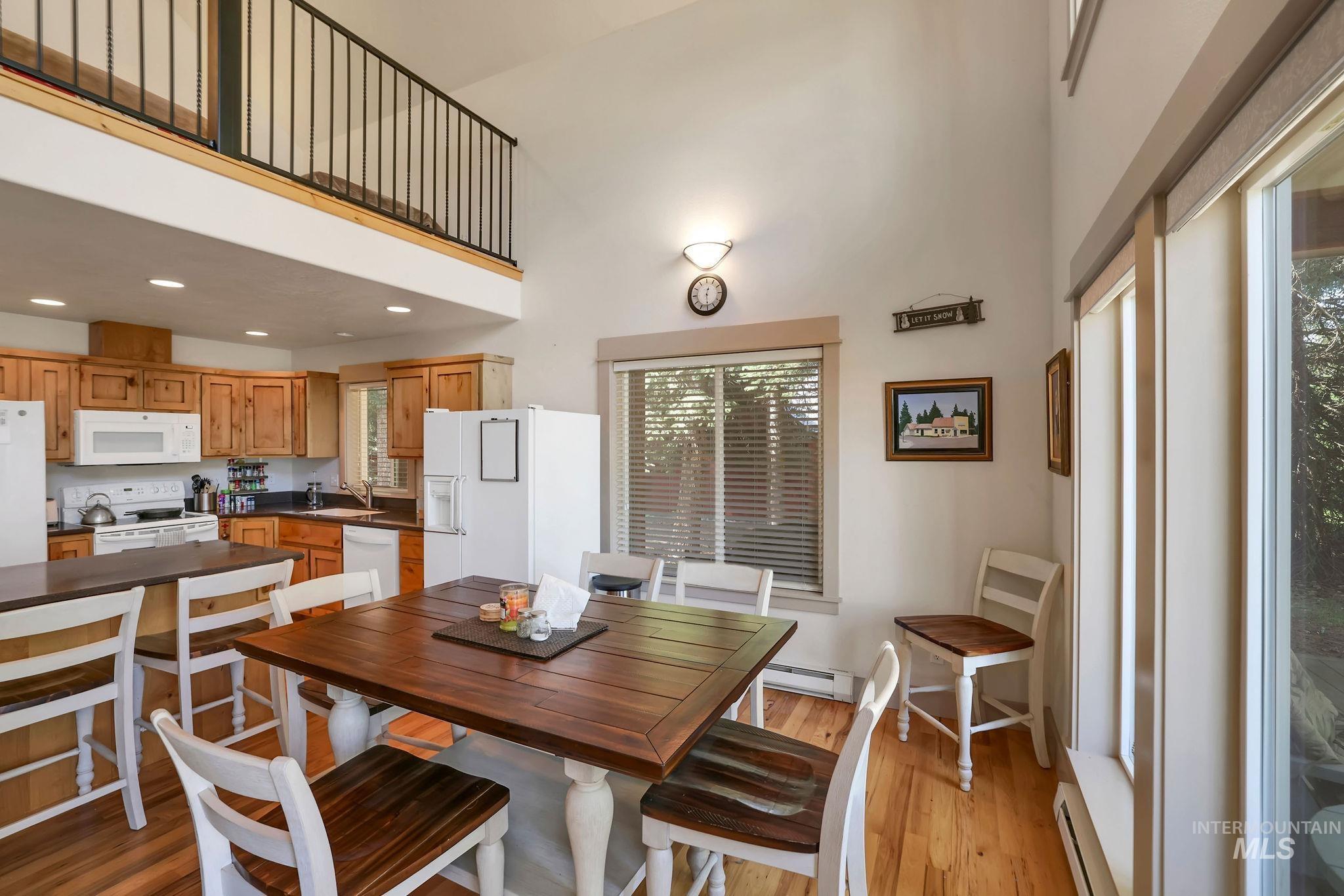 136 Paradise Lane, Donnelly, Idaho 83615, 3 Bedrooms, 2 Bathrooms, Residential For Sale, Price $925,000,MLS 98948134