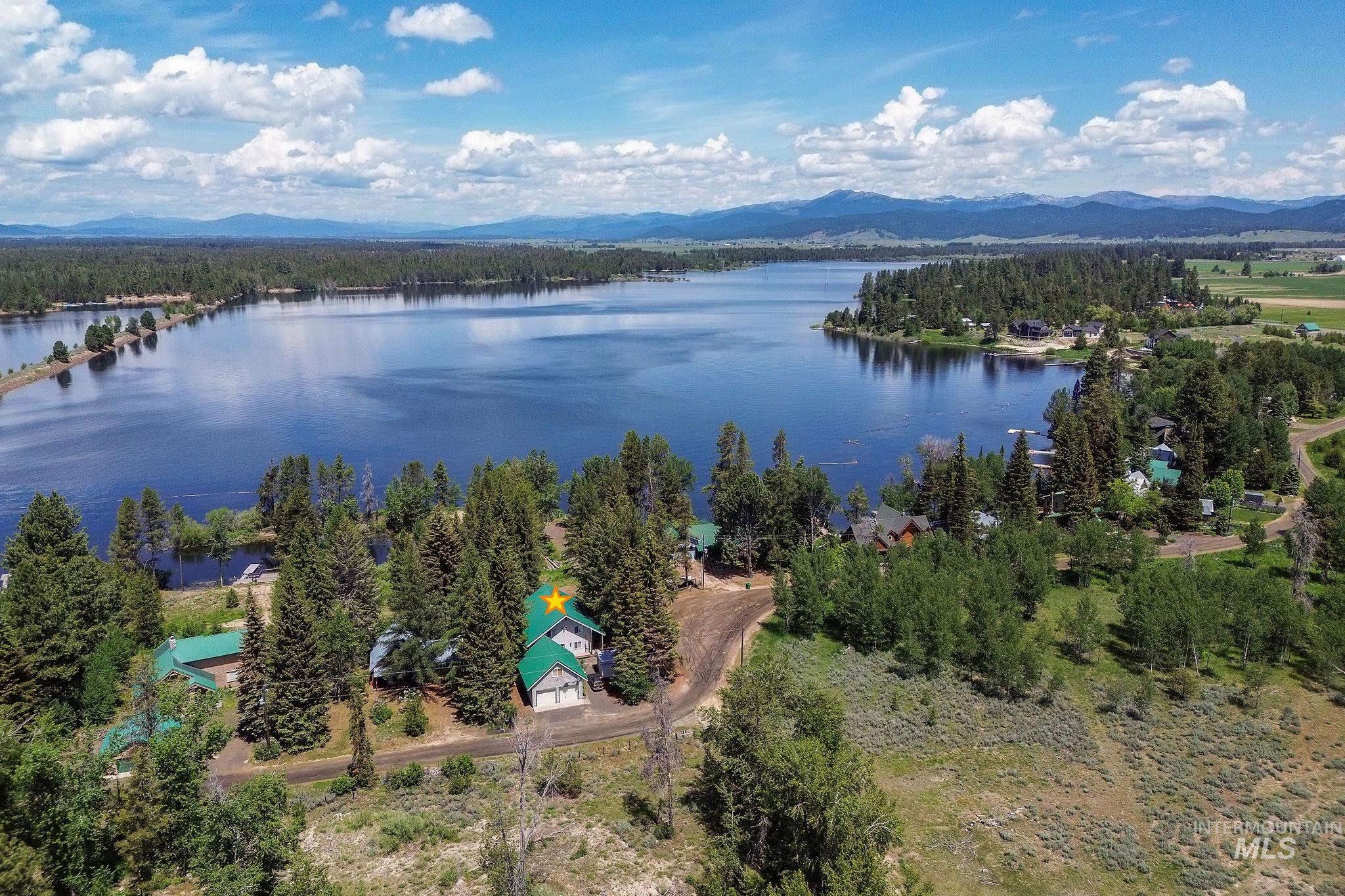 136 Paradise Lane, Donnelly, Idaho 83615, 3 Bedrooms, 2 Bathrooms, Residential For Sale, Price $925,000,MLS 98948134