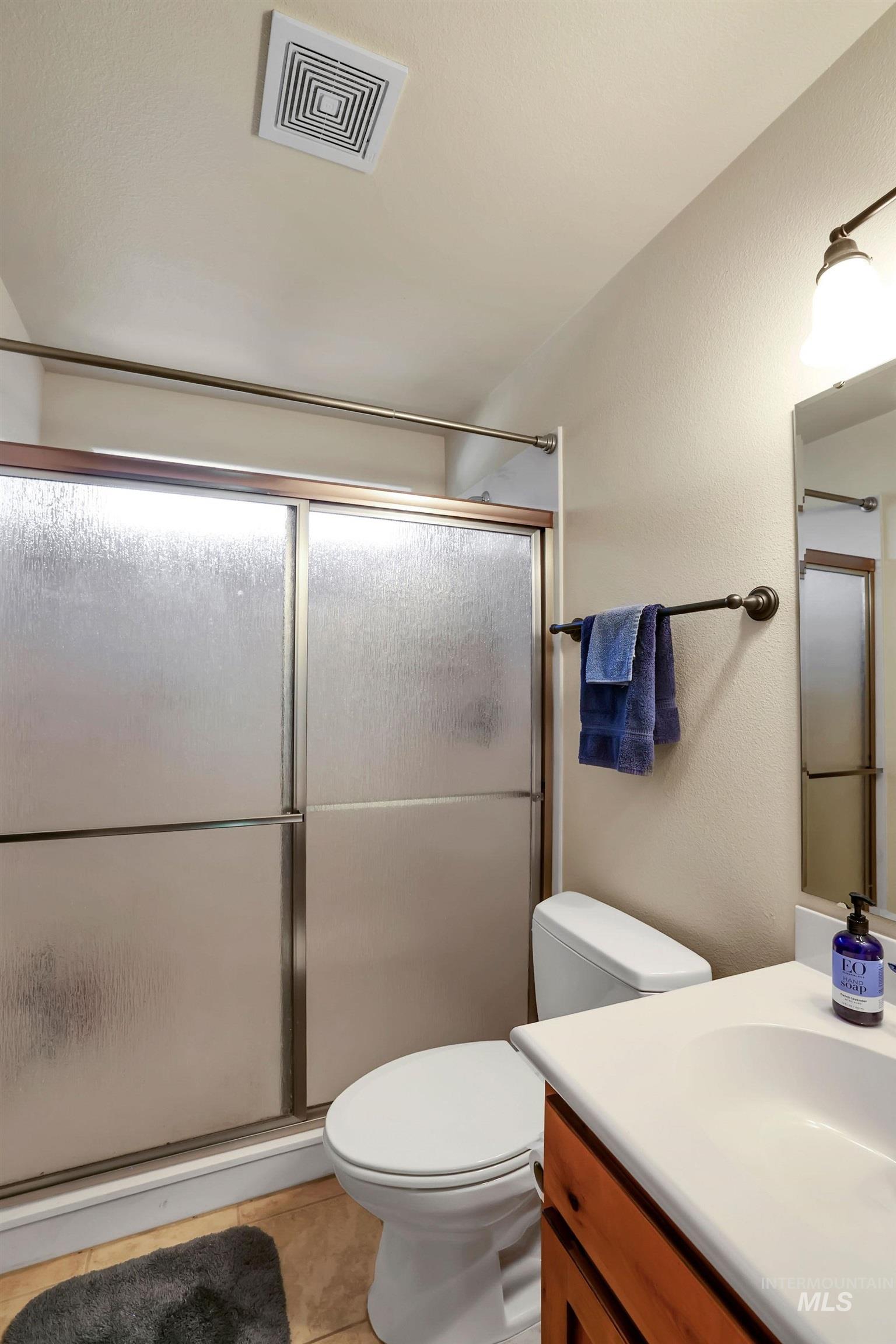 136 Paradise Lane, Donnelly, Idaho 83615, 3 Bedrooms, 2 Bathrooms, Residential For Sale, Price $925,000,MLS 98948134