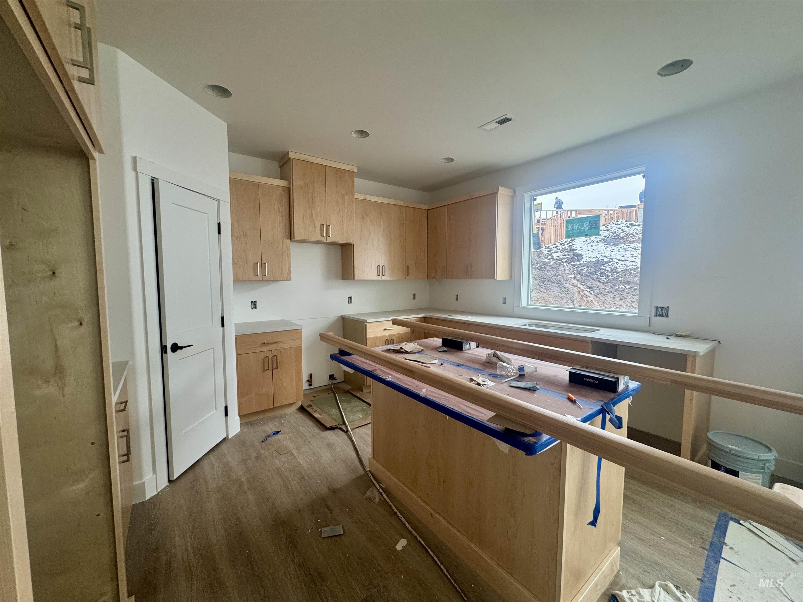 2463 E 3rd Street, Moscow, Idaho 83843, 5 Bedrooms, 3 Bathrooms, Residential For Sale, Price $669,000,MLS 98948405