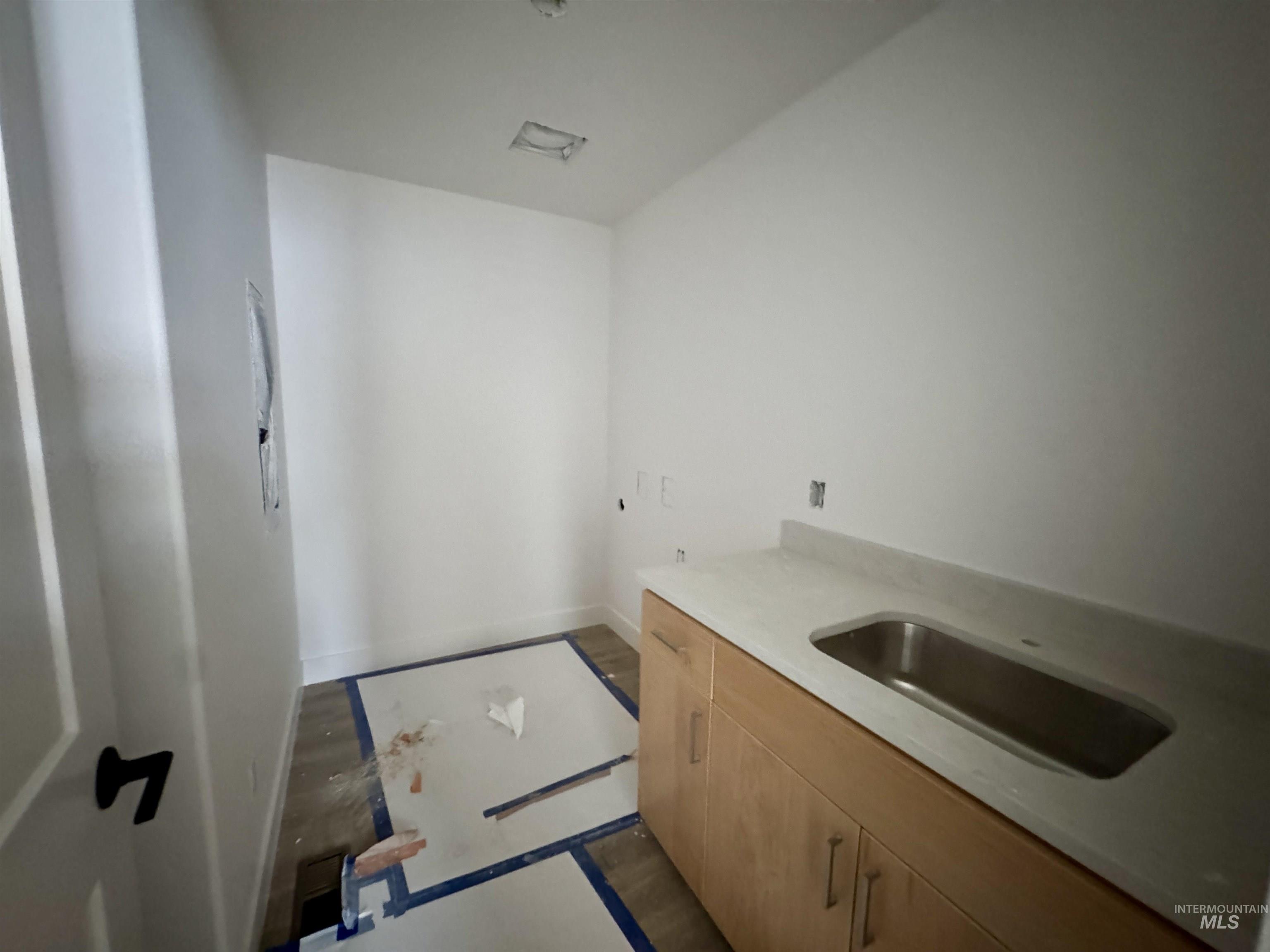 2463 E 3rd Street, Moscow, Idaho 83843, 5 Bedrooms, 3 Bathrooms, Residential For Sale, Price $669,000,MLS 98948405