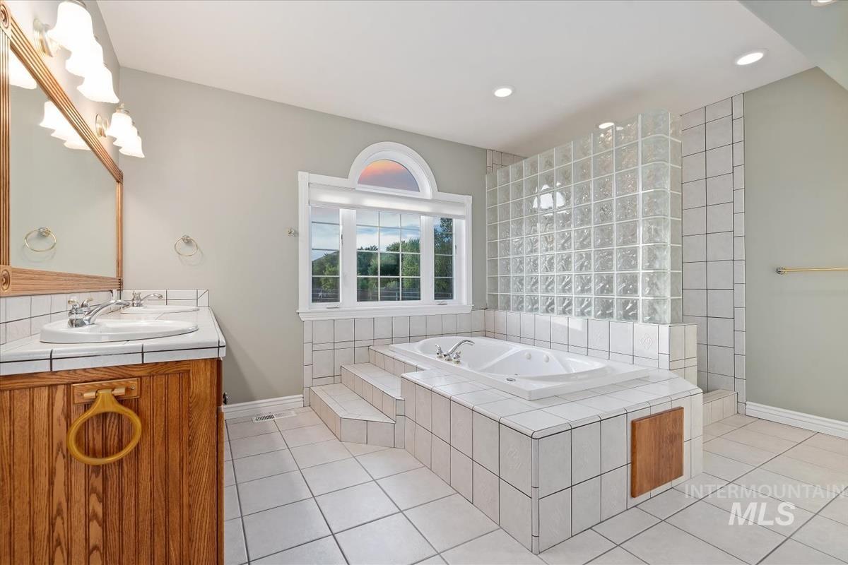 3057 Hwy 71, Cambridge, Idaho 83610, 4 Bedrooms, 3 Bathrooms, Residential For Sale, Price $1,800,000,MLS 98948466