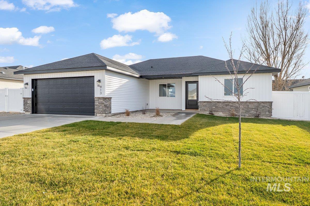 913 E 23rd Ave., Jerome, Idaho 83338, 4 Bedrooms, 2 Bathrooms, Residential For Sale, Price $369,000, 98948526