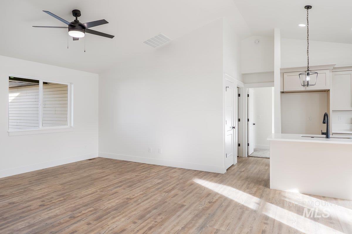 913 E 23rd Ave., Jerome, Idaho 83338, 4 Bedrooms, 2 Bathrooms, Residential For Sale, Price $369,000, 98948526