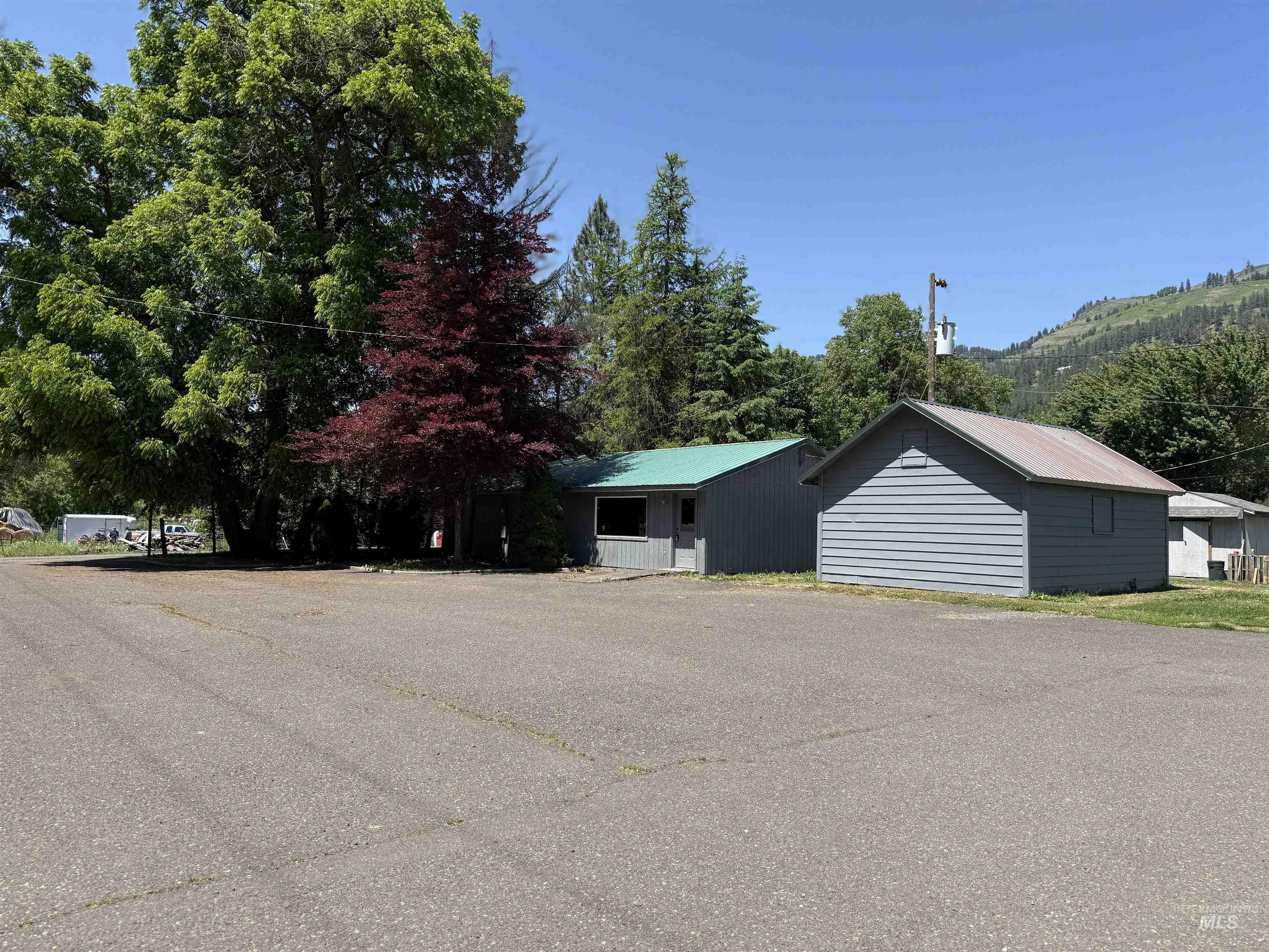 14391 Highway 12, Orofino, Idaho 83544, 4 Rooms, Business/Commercial For Sale, Price $195,000,MLS 98948532
