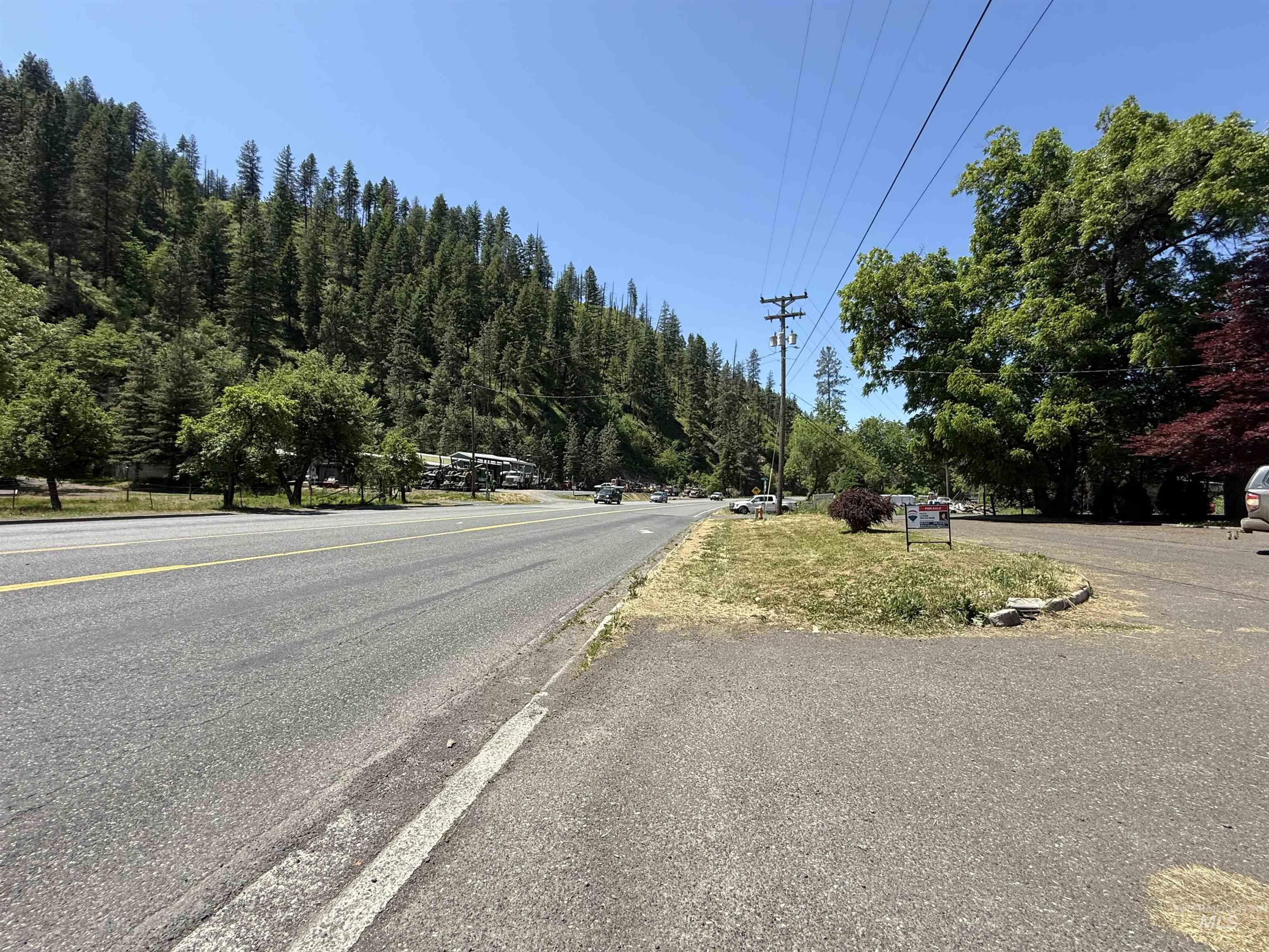 14391 Highway 12, Orofino, Idaho 83544, 4 Rooms, Business/Commercial For Sale, Price $195,000,MLS 98948532