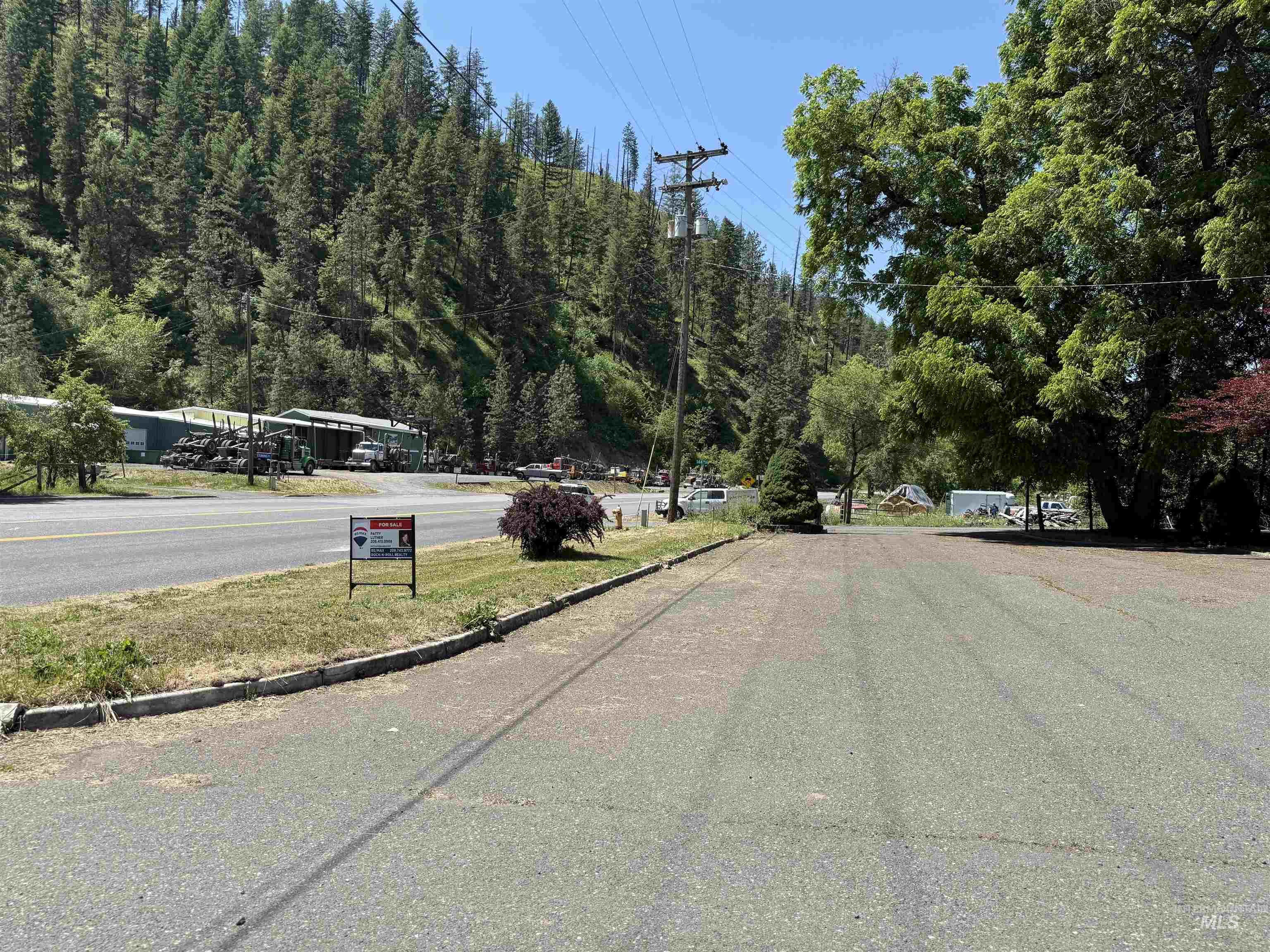 14391 Highway 12, Orofino, Idaho 83544, 4 Rooms, Business/Commercial For Sale, Price $195,000,MLS 98948532
